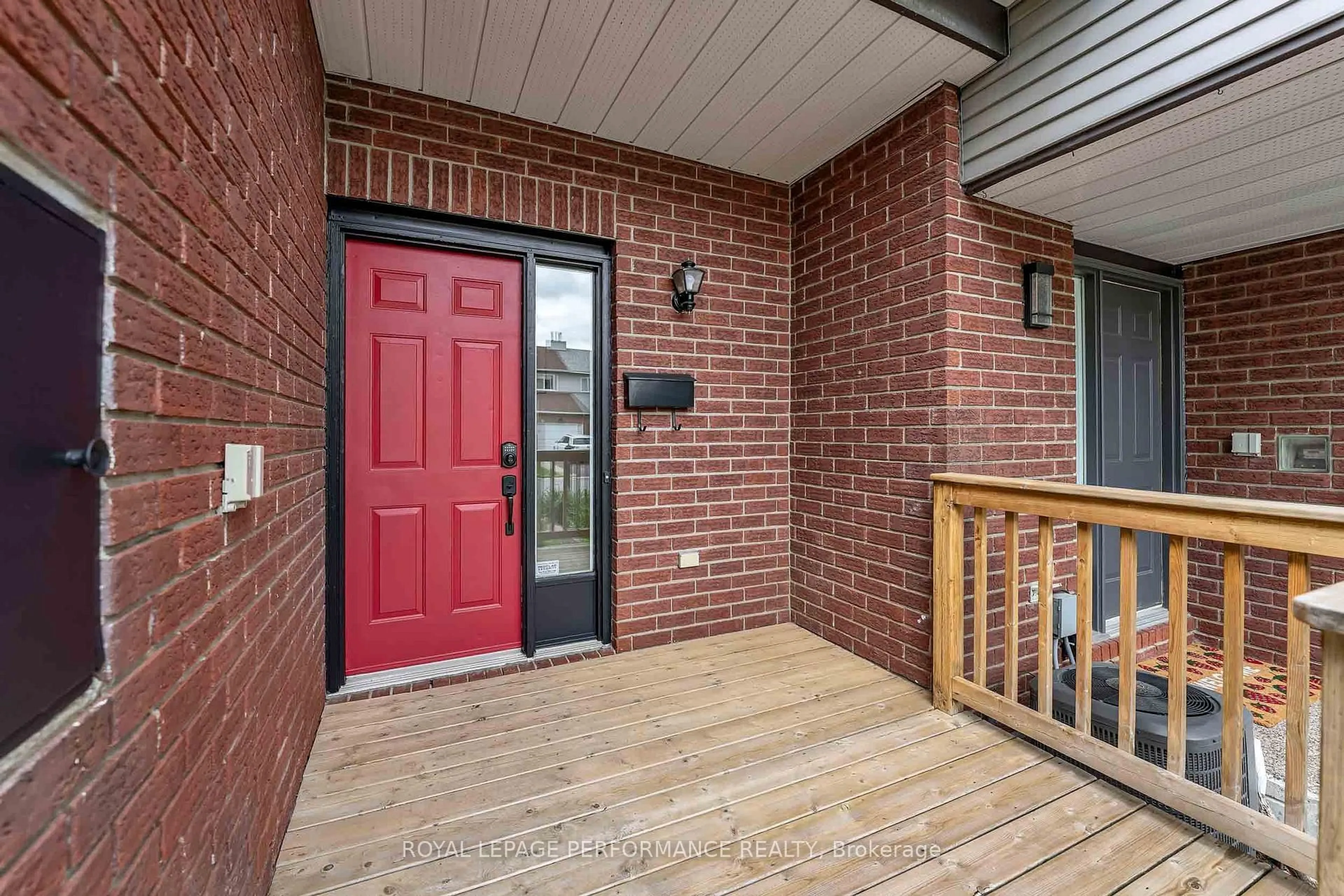 Indoor entryway for 26 Armadale Cres, Ottawa Ontario K2J 4A4