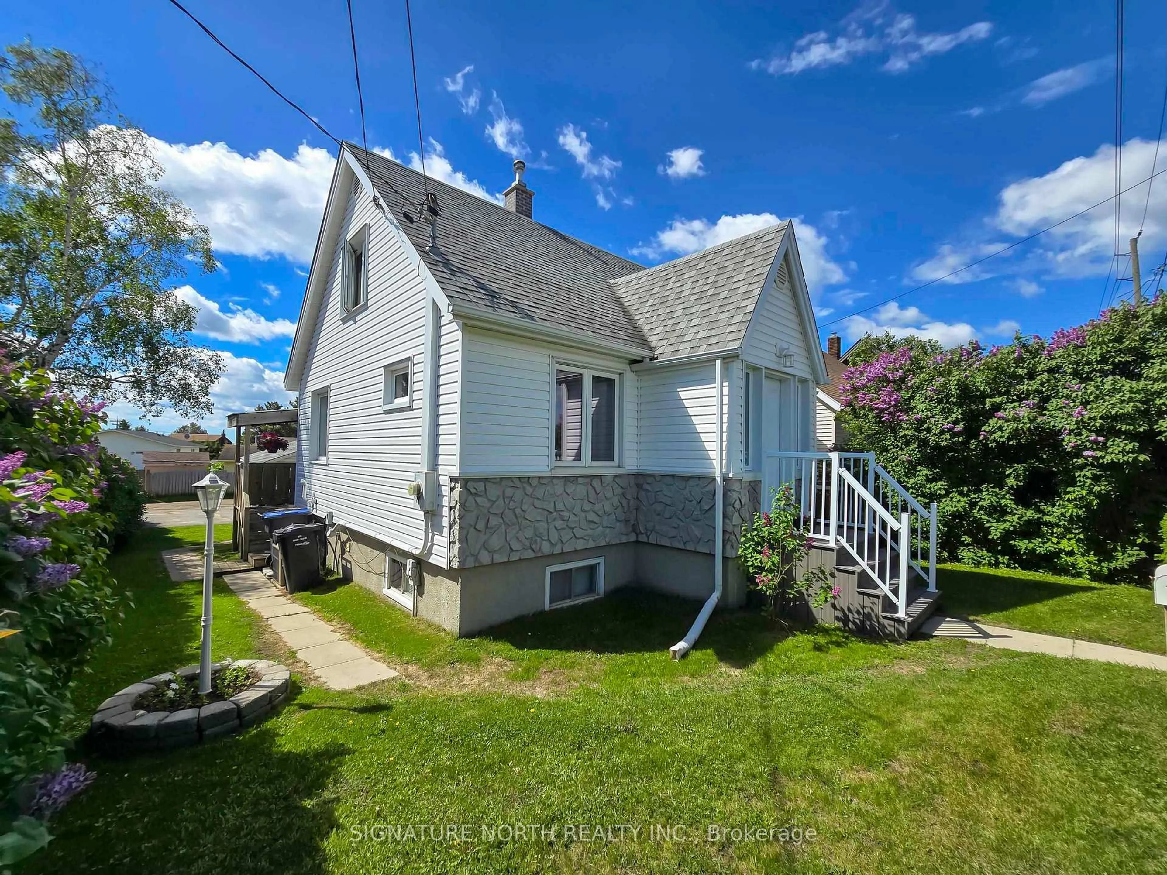 A pic from outside/outdoor area/front of a property/back of a property/a pic from drone, street for 505 Oliver Rd, Thunder Bay Ontario P7B 2G9
