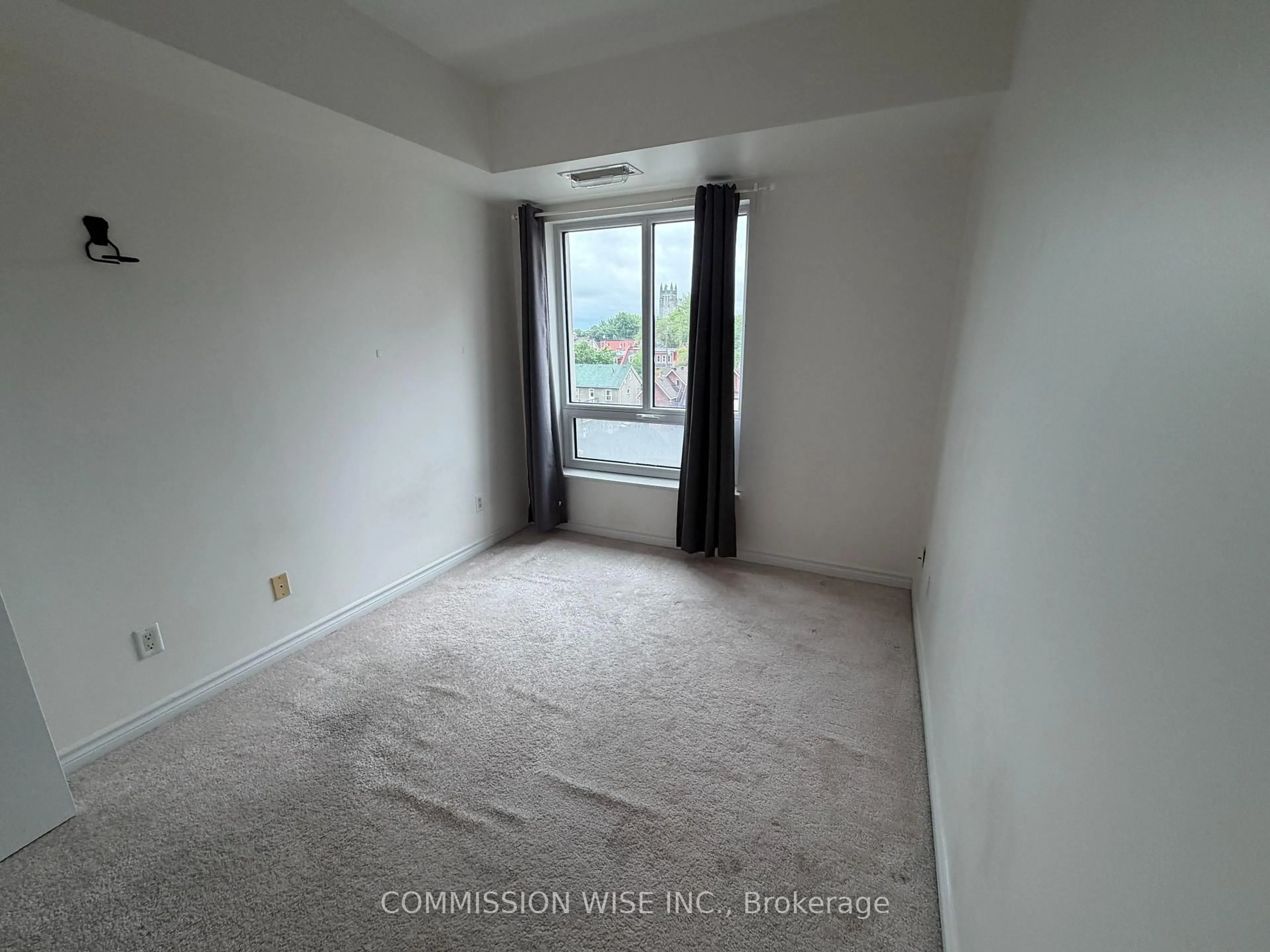 A pic of a room for 200 Rideau St #708, Ottawa Ontario K1N 5Y1