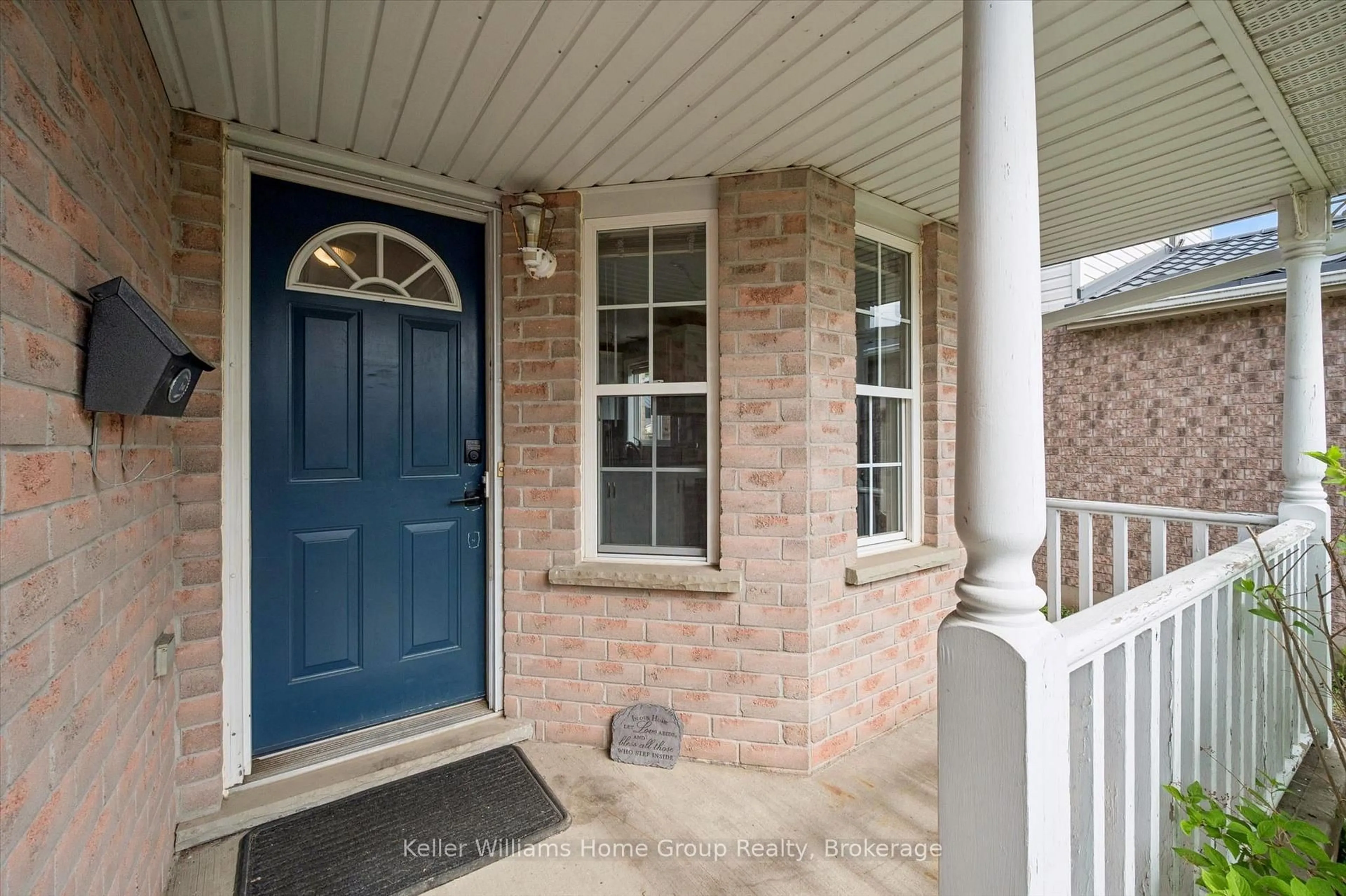 Indoor entryway for 217 Deerpath Dr, Guelph Ontario N1K 1W6