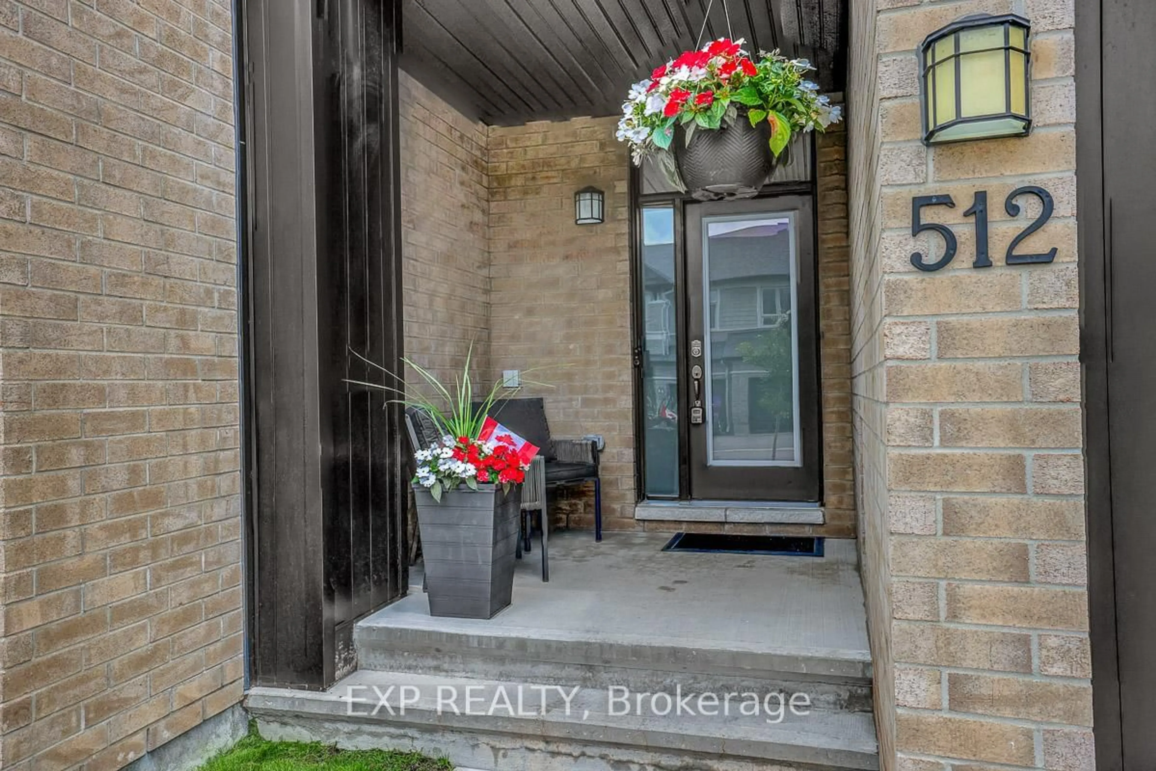Indoor entryway for 512 triangle St, Ottawa Ontario K2V 0M8