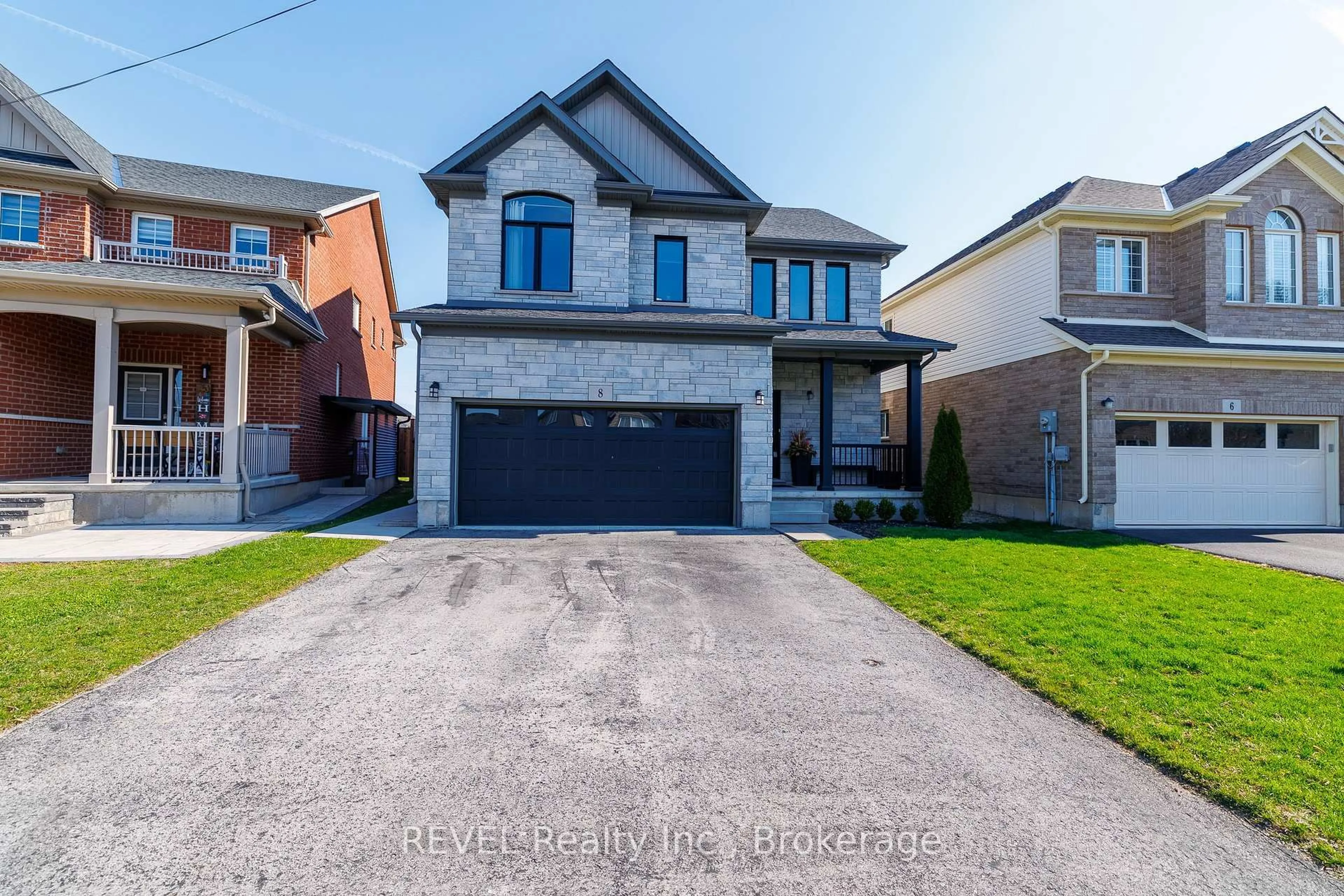 Home with brick exterior material, street for 8 Elderberry Rd, Thorold Ontario L2V 0E7