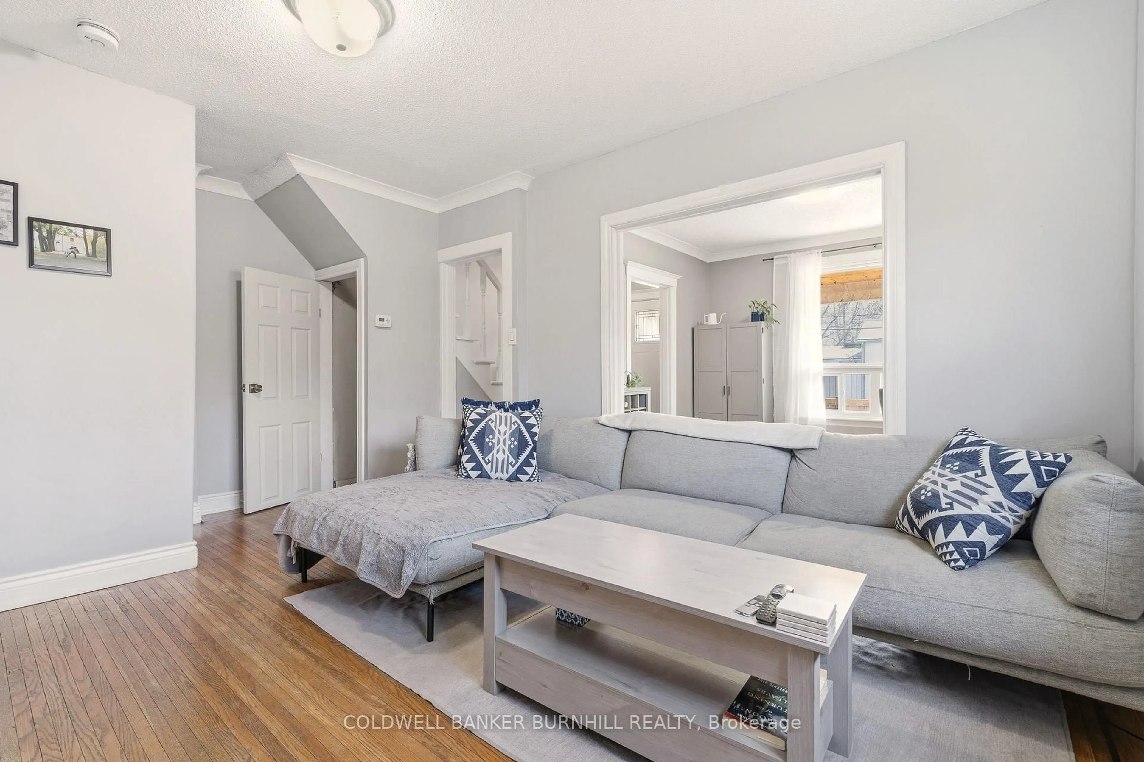 Living room with furniture, unknown for 35 Dundas St, Hamilton Ontario L9H 1A1