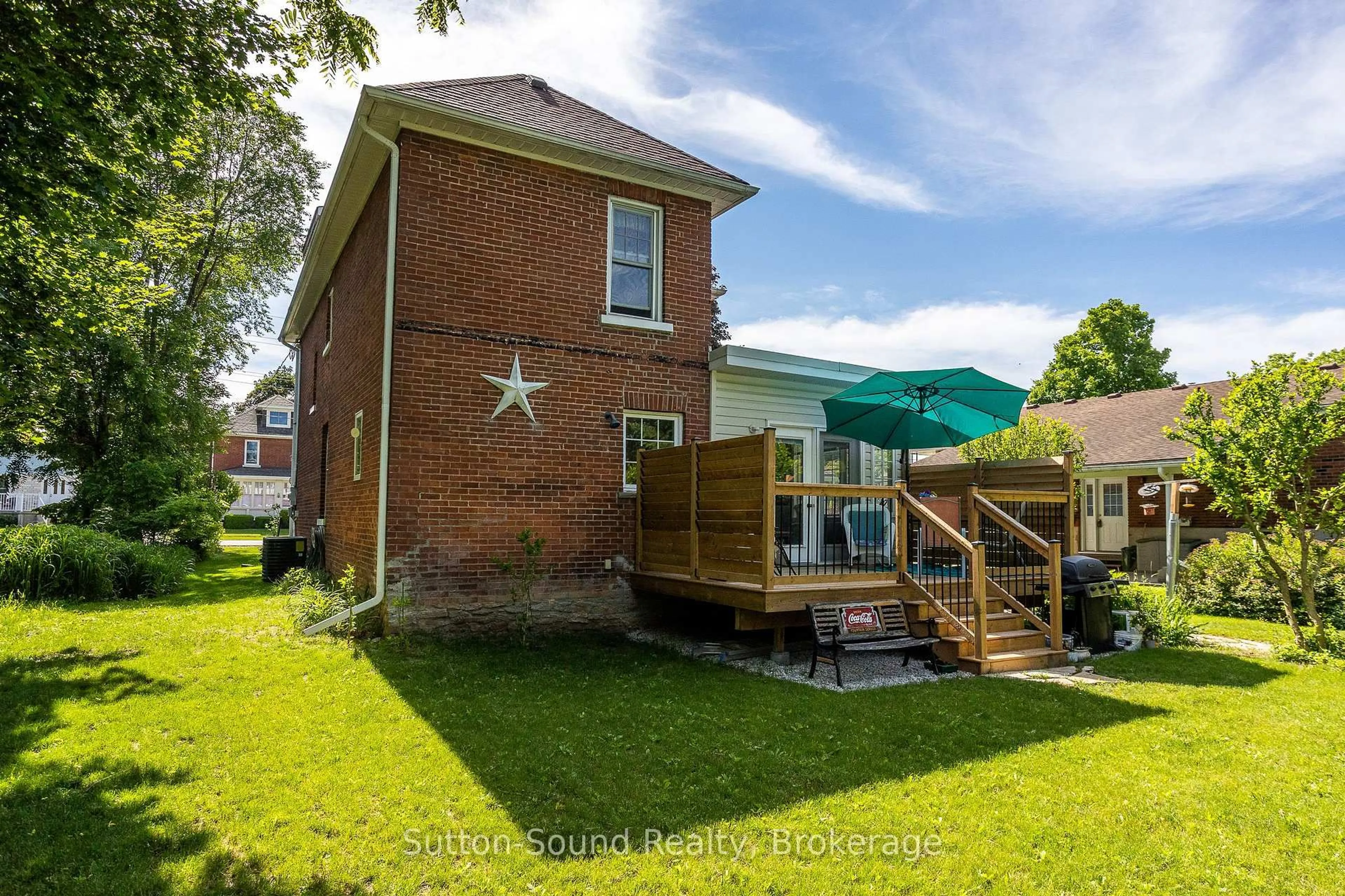 Home with brick exterior material, street for 1762 6th Ave, Owen Sound Ontario N4K 2V8