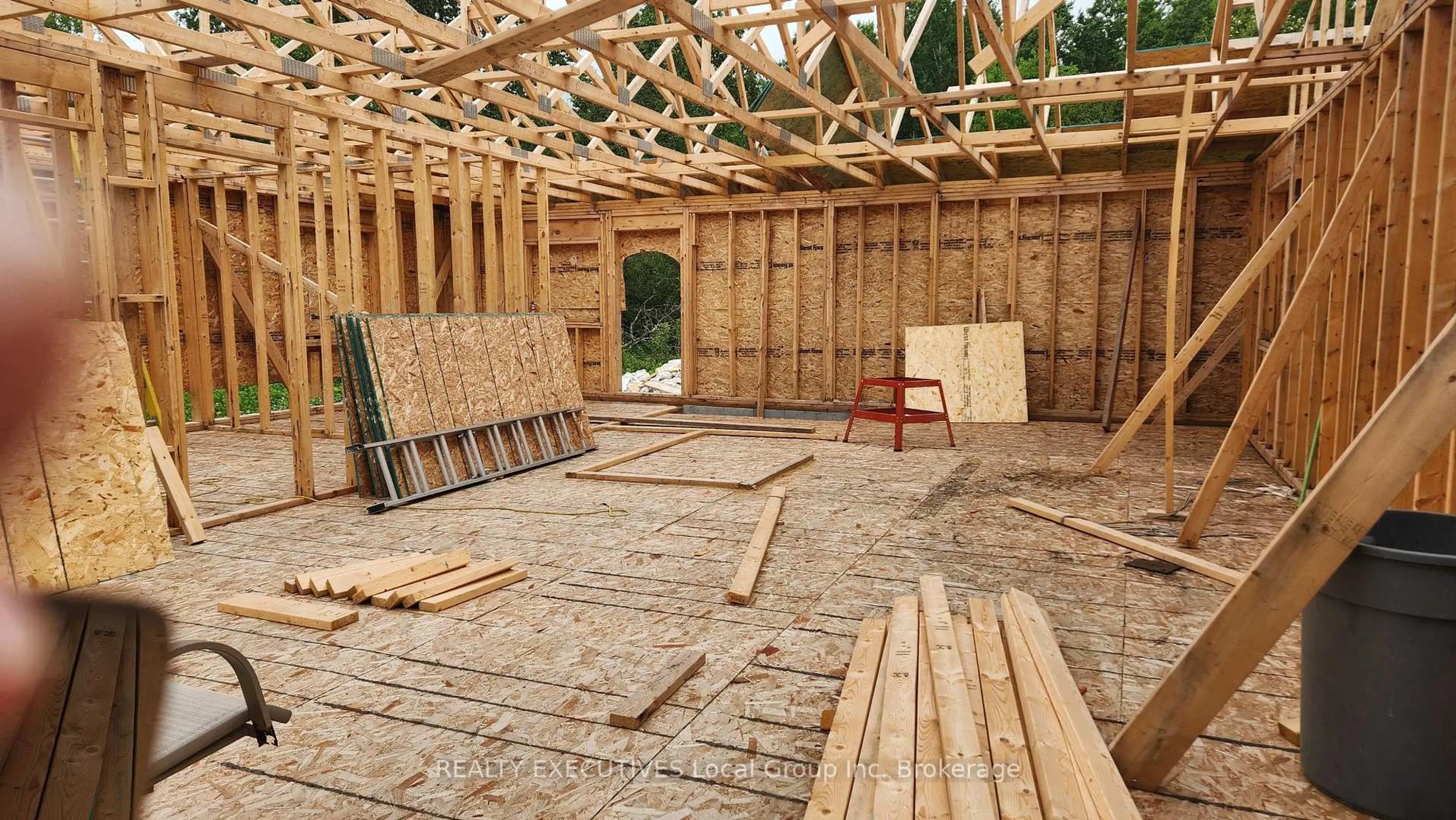 Patio, building for 8406 Highway 63, North Bay Ontario P1B 8G4