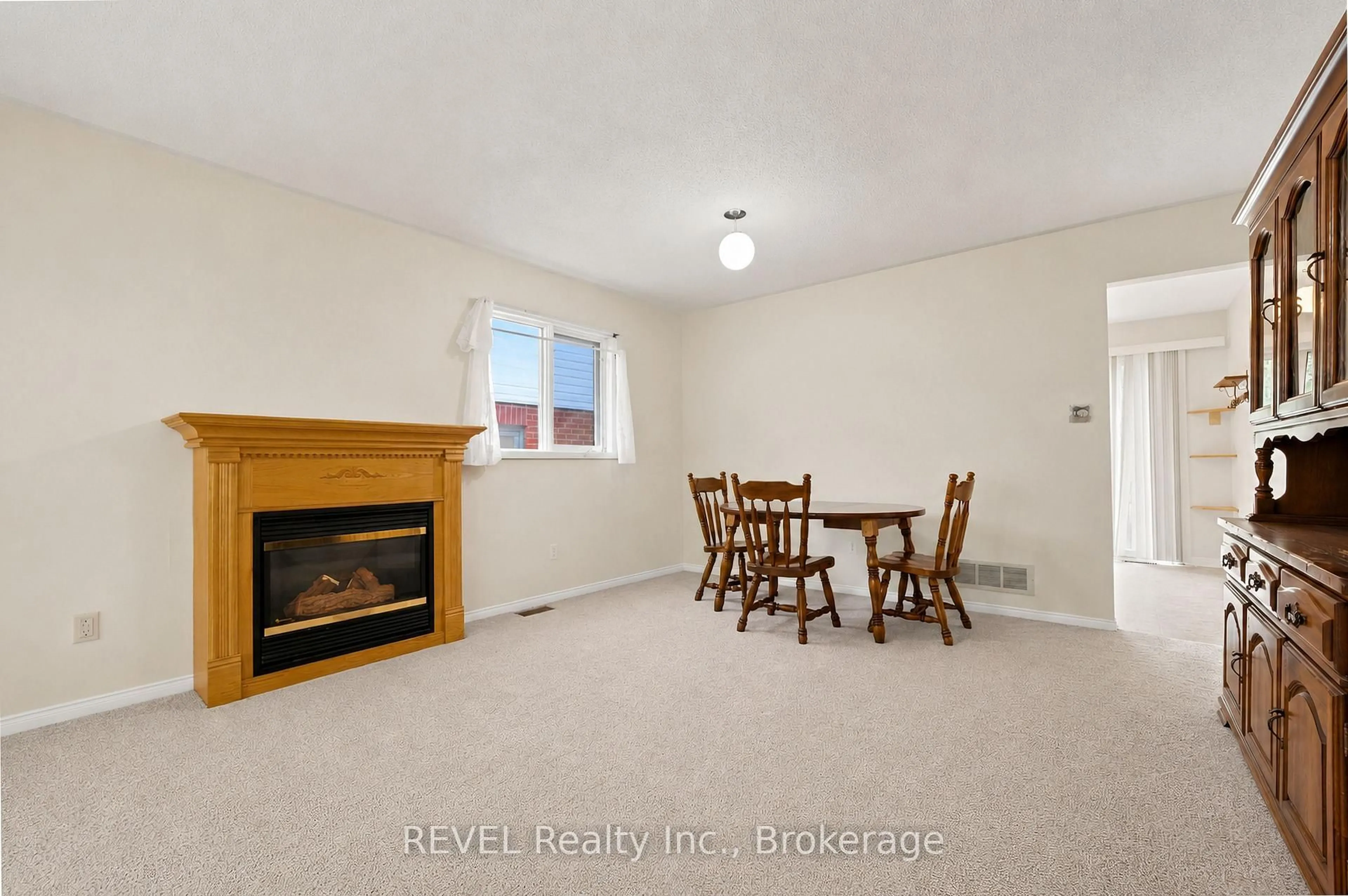 A pic of a room for 86 Madison Crt, Welland Ontario L3C 7G1