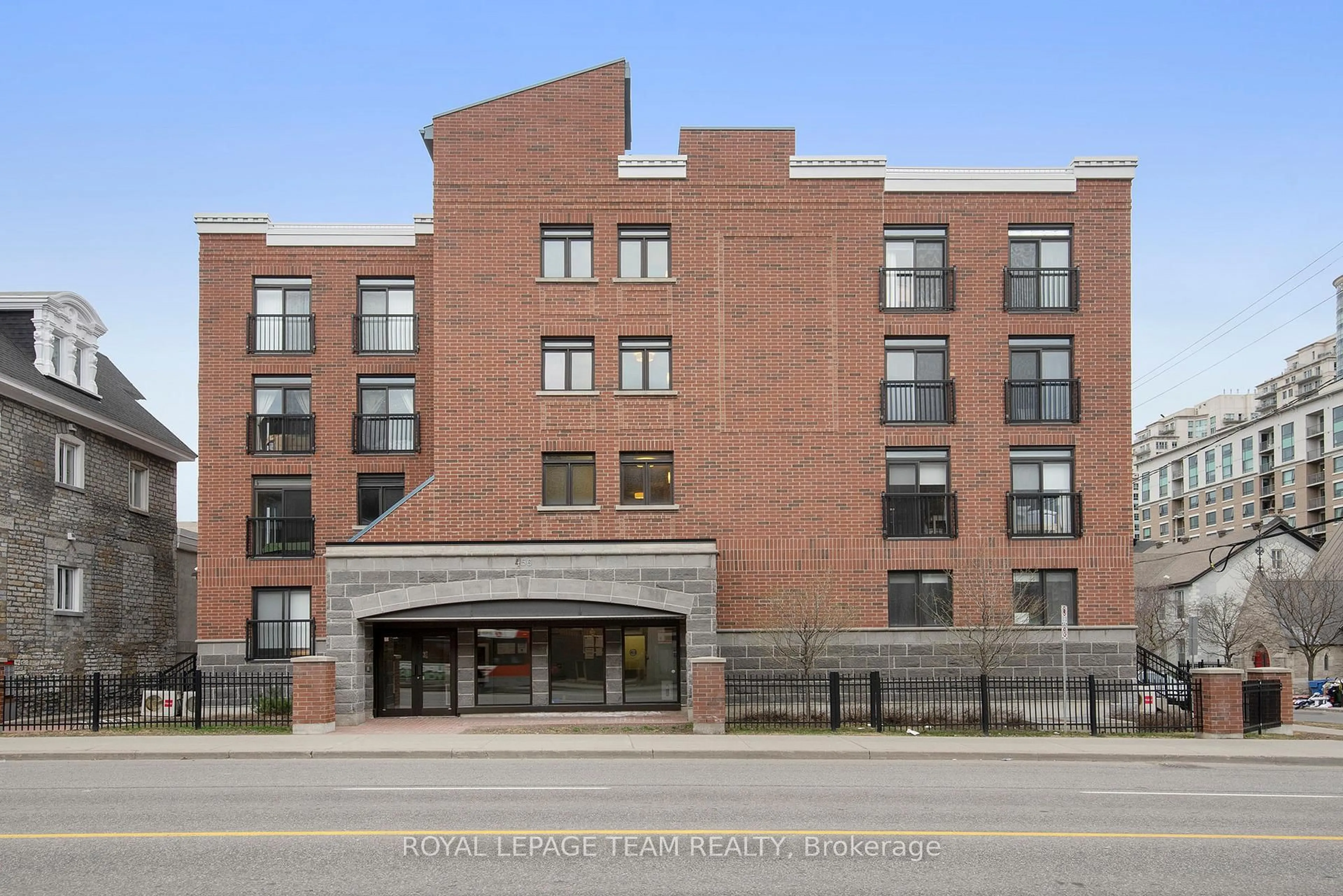 Home with brick exterior material, building for 456 KING EDWARD Ave #404, Ottawa Ontario K1N 7M9