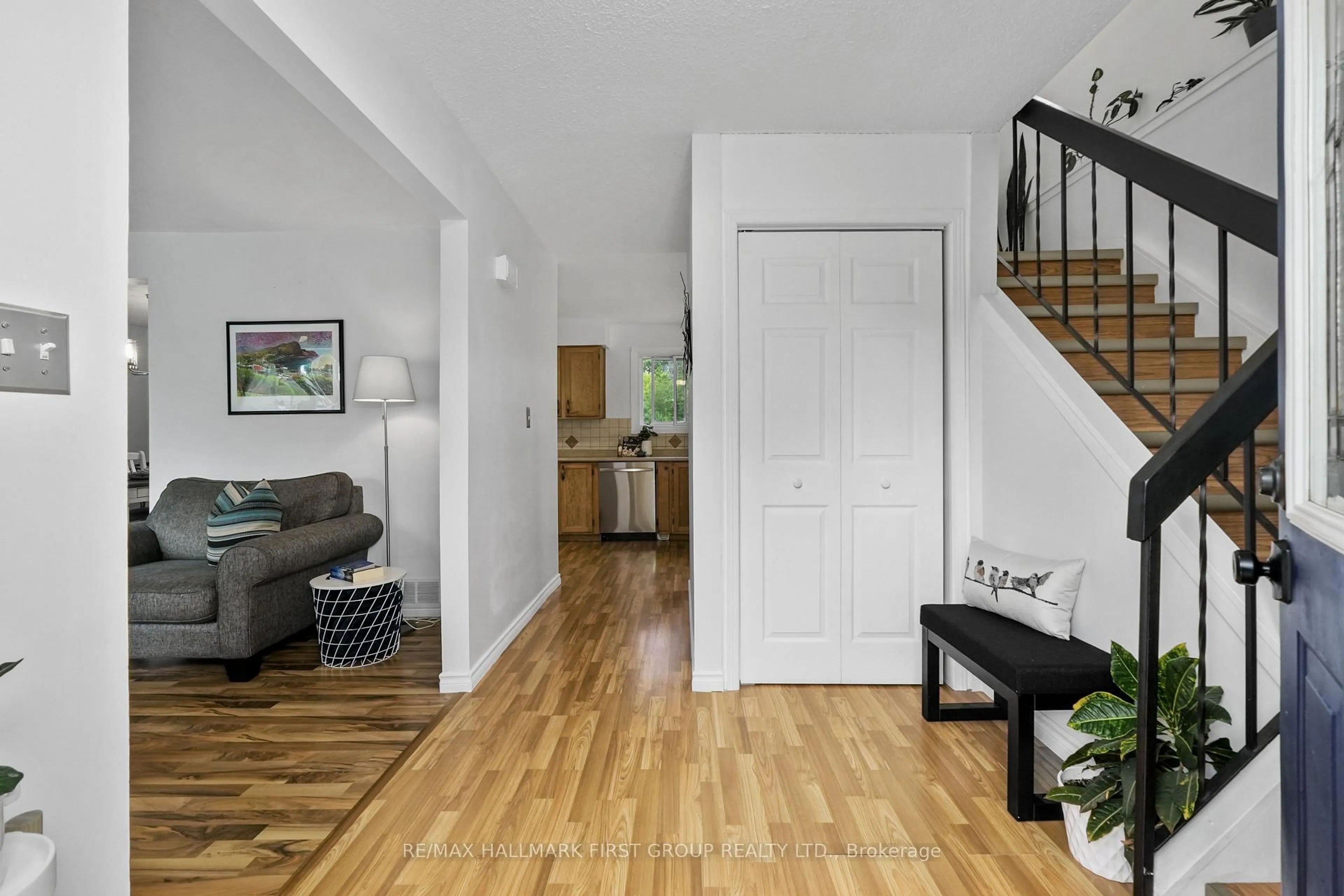 Indoor entryway for 667 Westwood Dr, Cobourg Ontario K9A 4N3