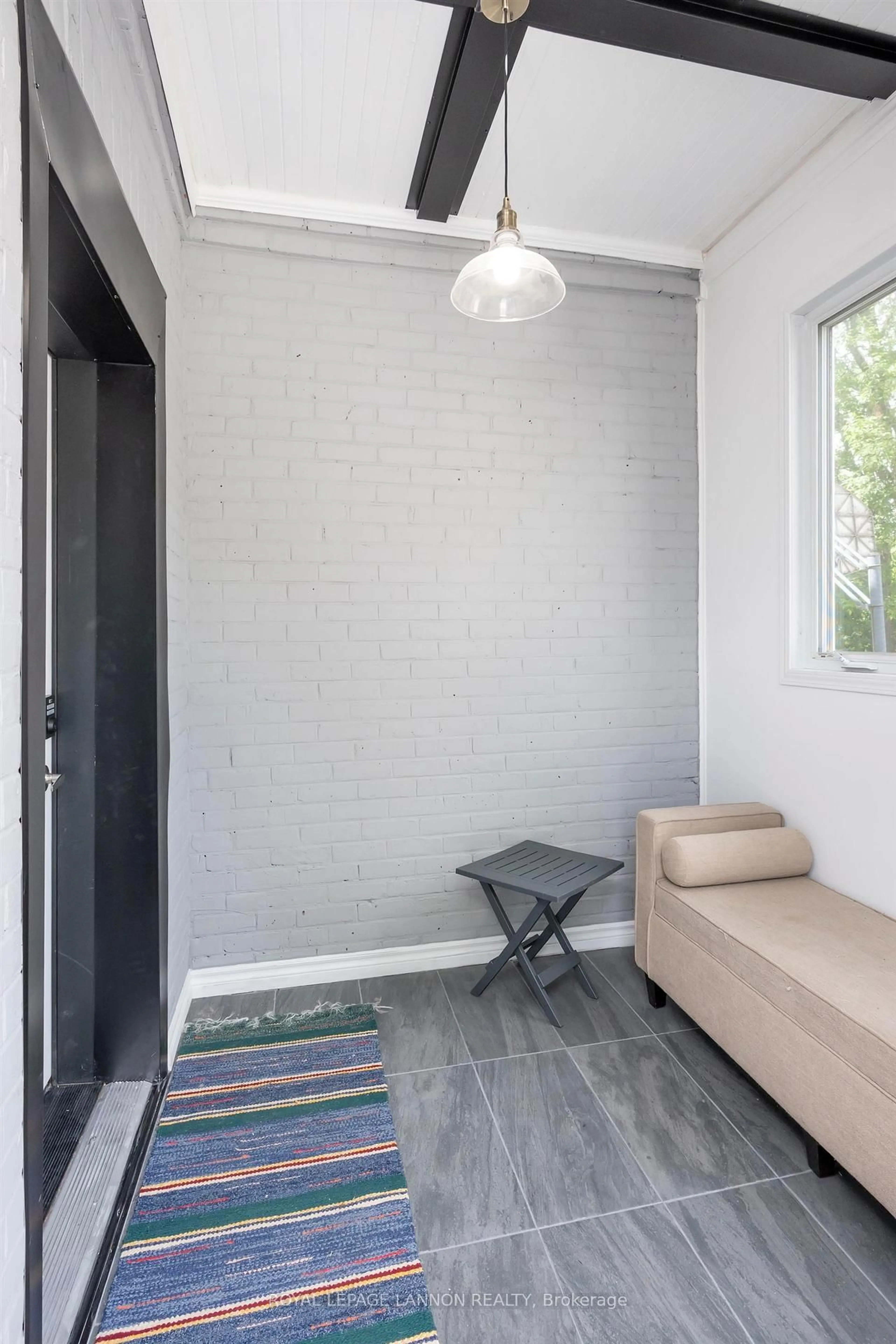 Indoor entryway for 435 Bernard St, Thunder Bay Ontario P7C 4H6