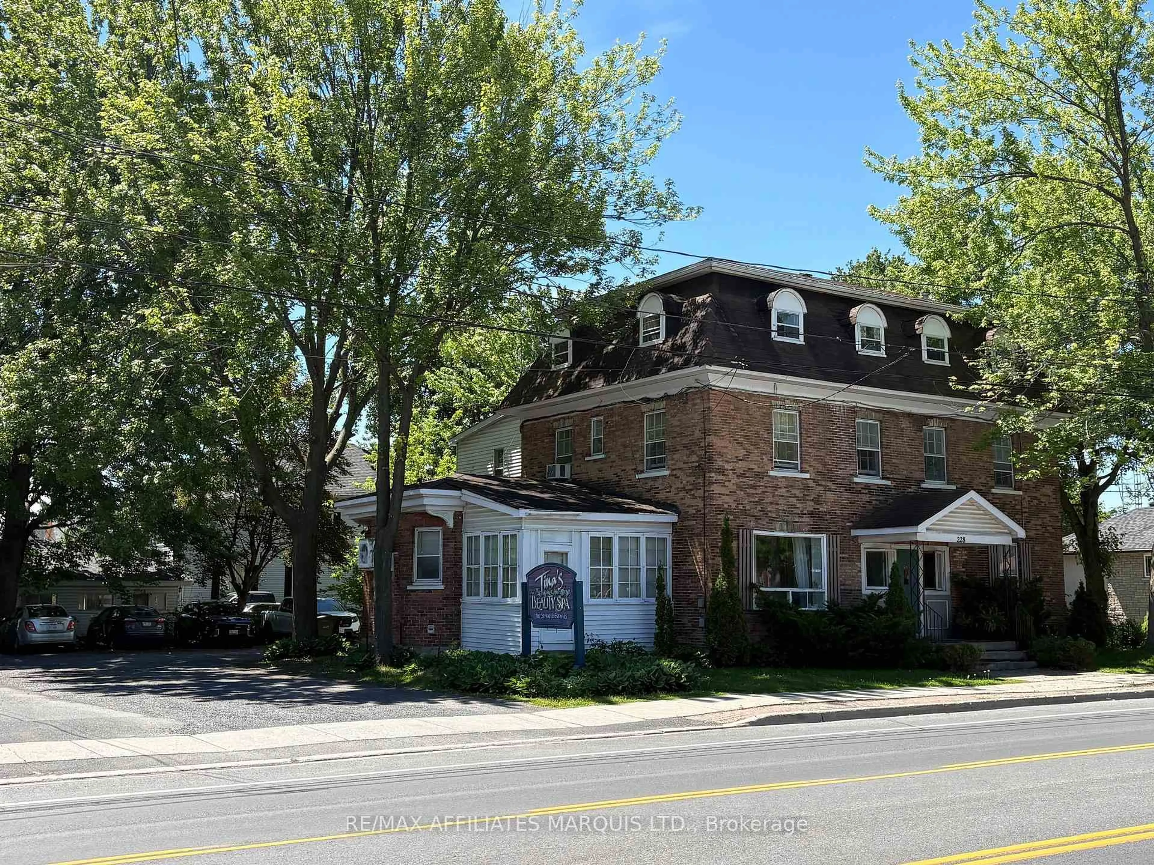 Unknown for 228 Second St, Cornwall Ontario K6H 1G7
