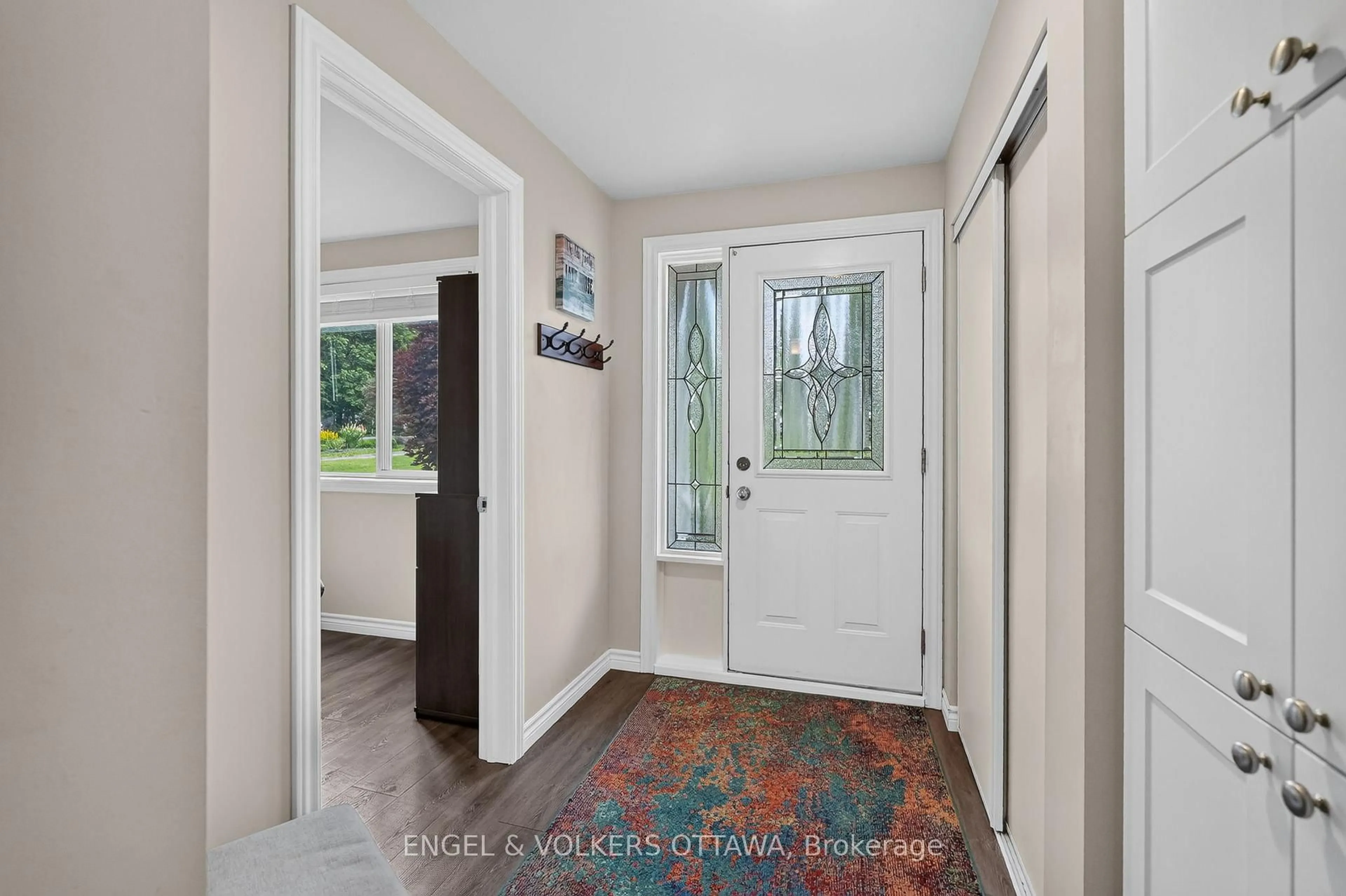 Indoor entryway for 131 Bay St, Carleton Place Ontario K7C 4K9