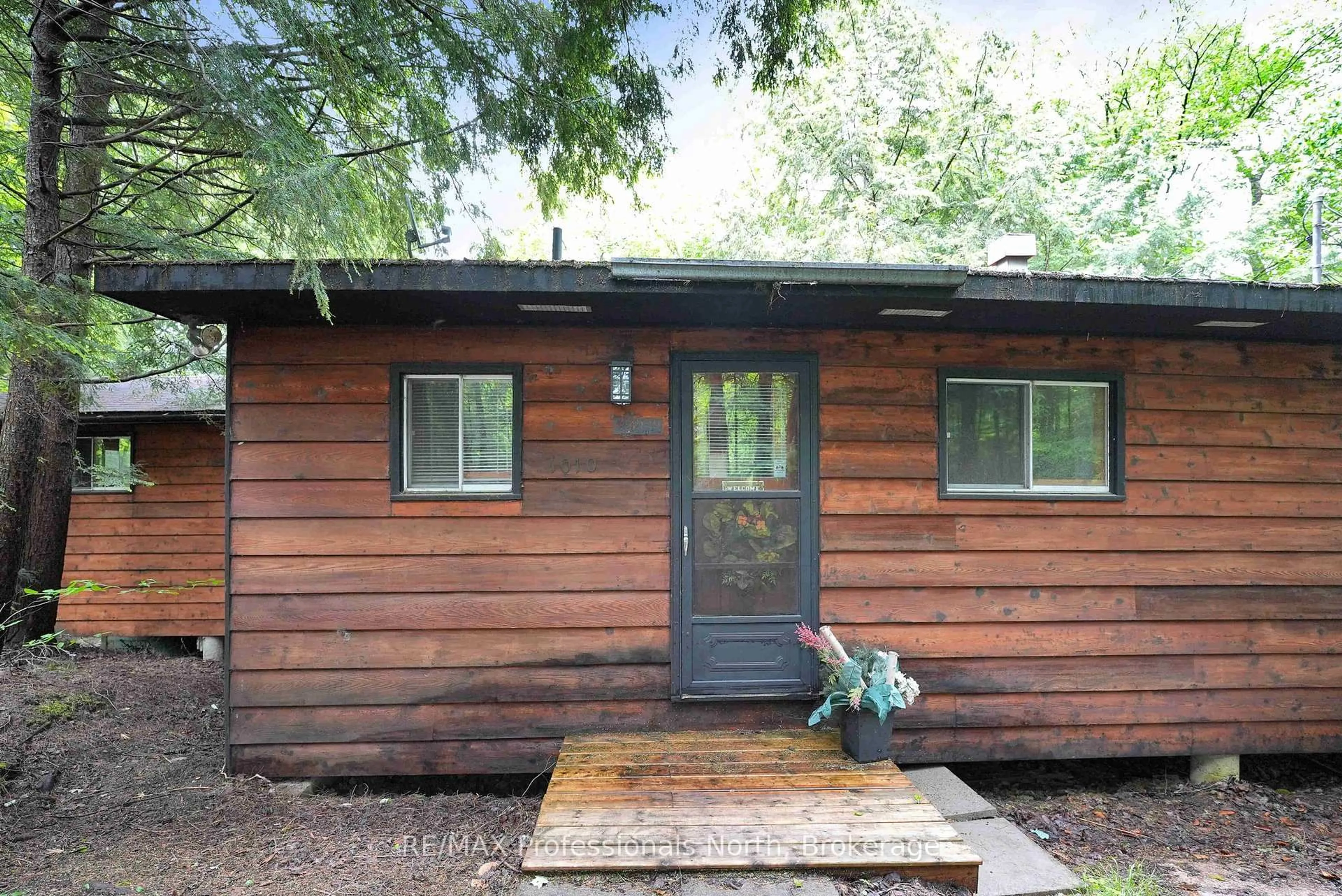 Shed for 1010 Tanager Lane, Dysart et al Ontario K0L 1X0