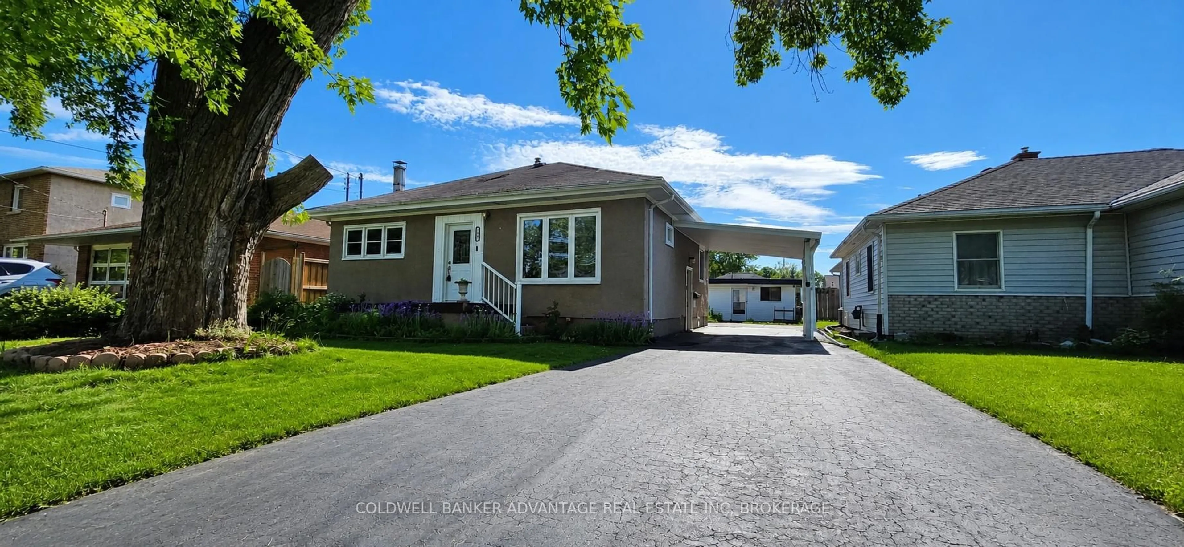 Home with vinyl exterior material, street for 68 Cameron Ave, Welland Ontario L3B 1K2