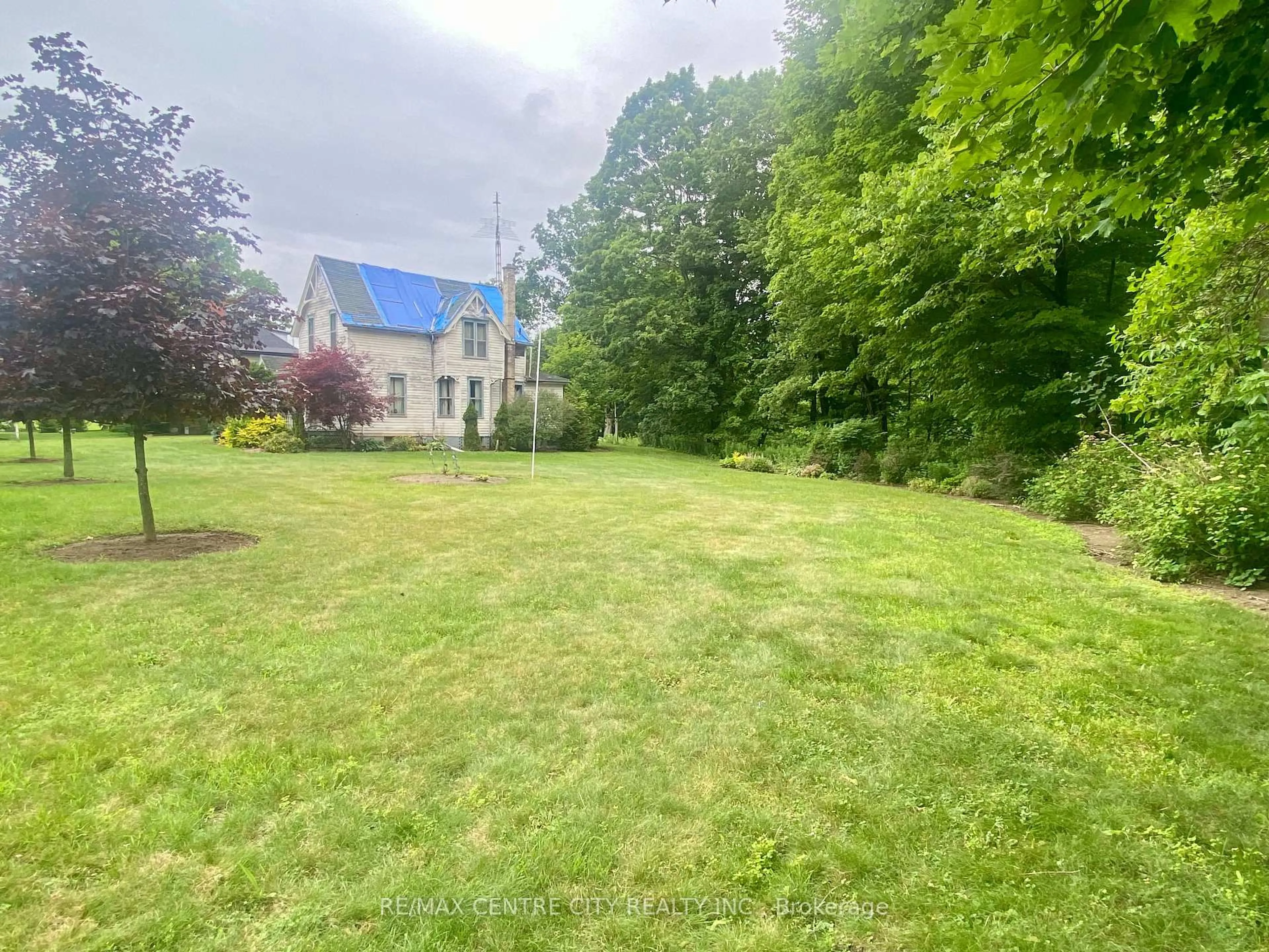 A pic from outside/outdoor area/front of a property/back of a property/a pic from drone, unknown for 46124 Sparta Line, Central Elgin Ontario N5P 3S8
