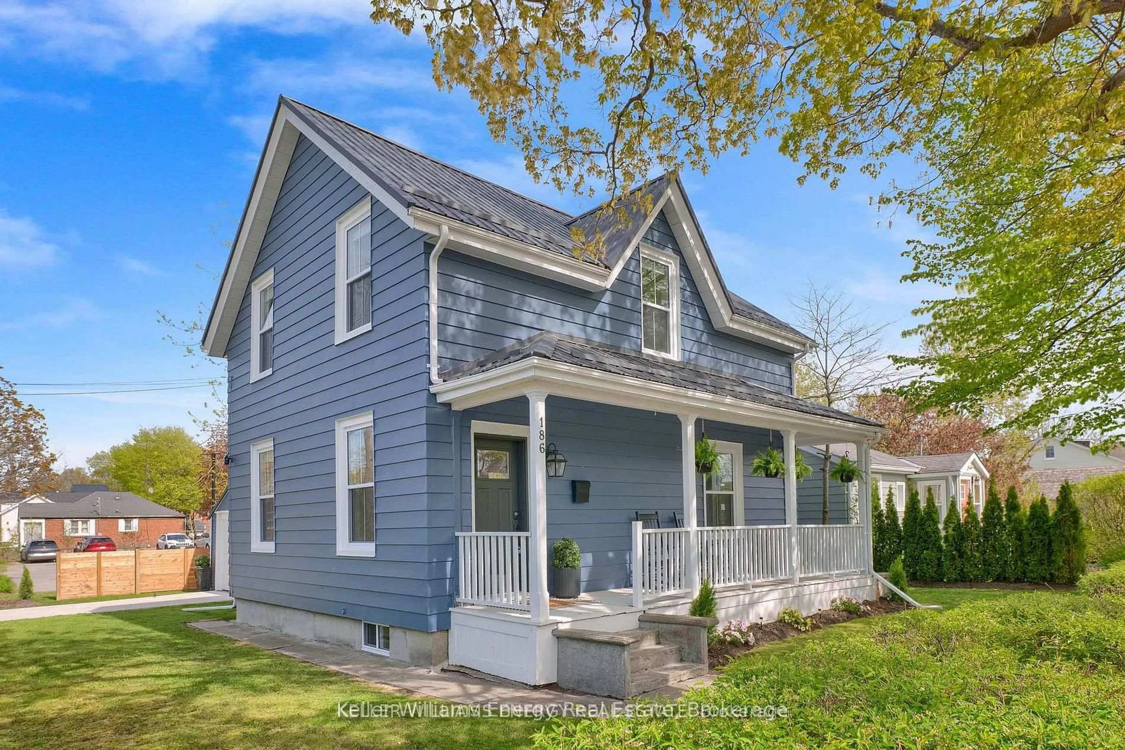 Home with vinyl exterior material, street for 186 Durham St, Cobourg Ontario K9A 3H6