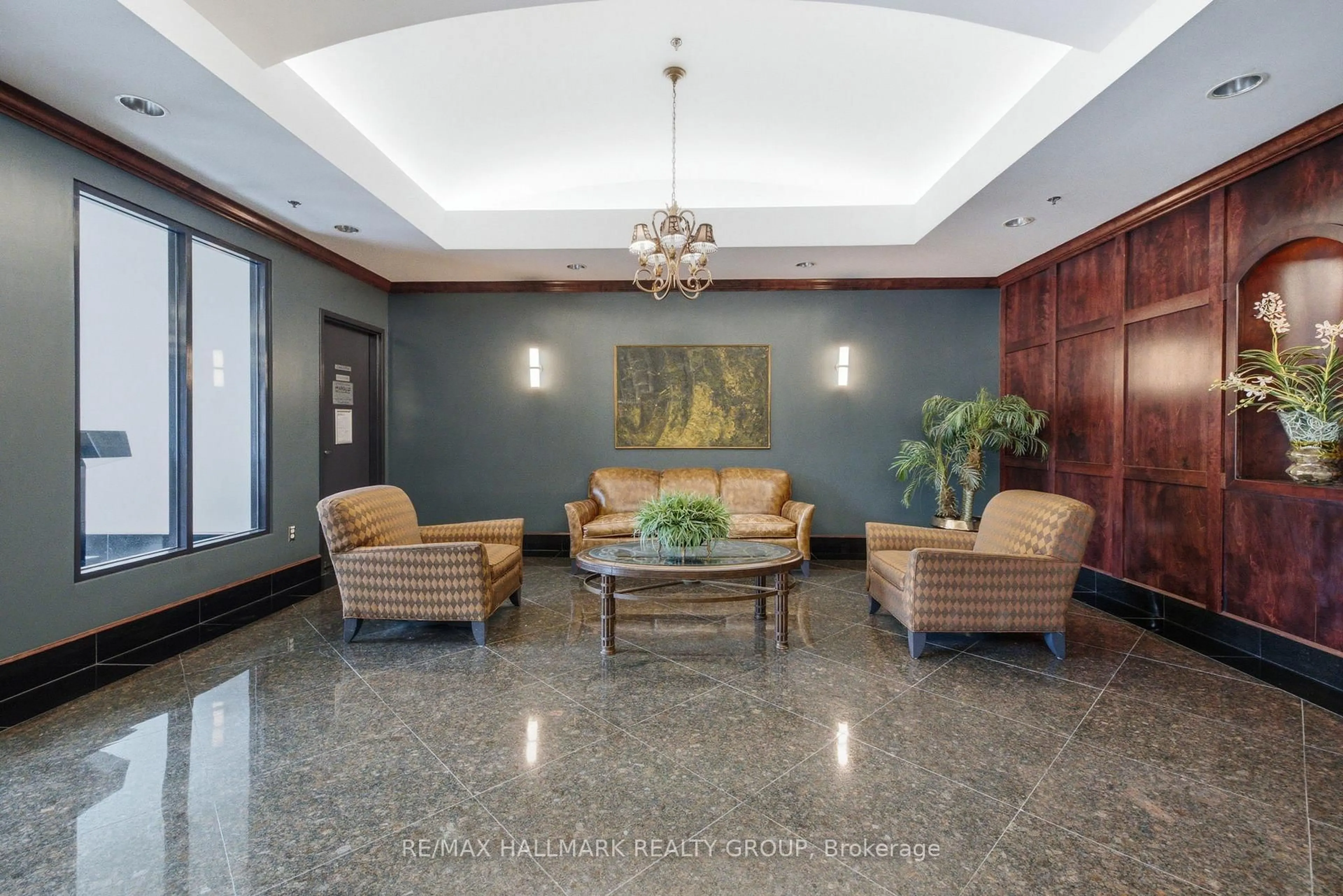 Lobby for 570 Laurier Ave #2301, Ottawa Ontario K1R 1C8
