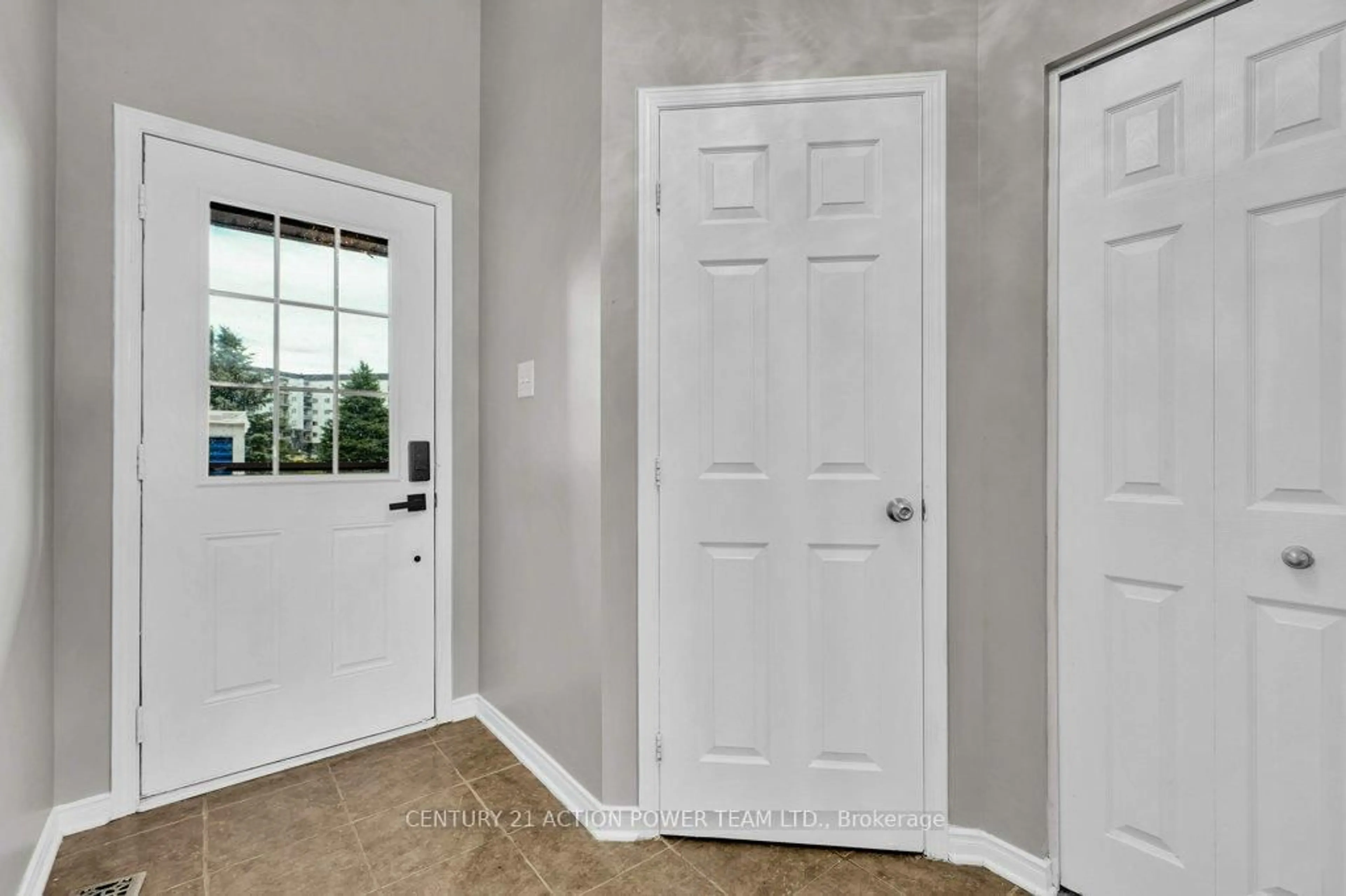 Indoor entryway for 377 Brigitta St, Ottawa Ontario K2S 0J1
