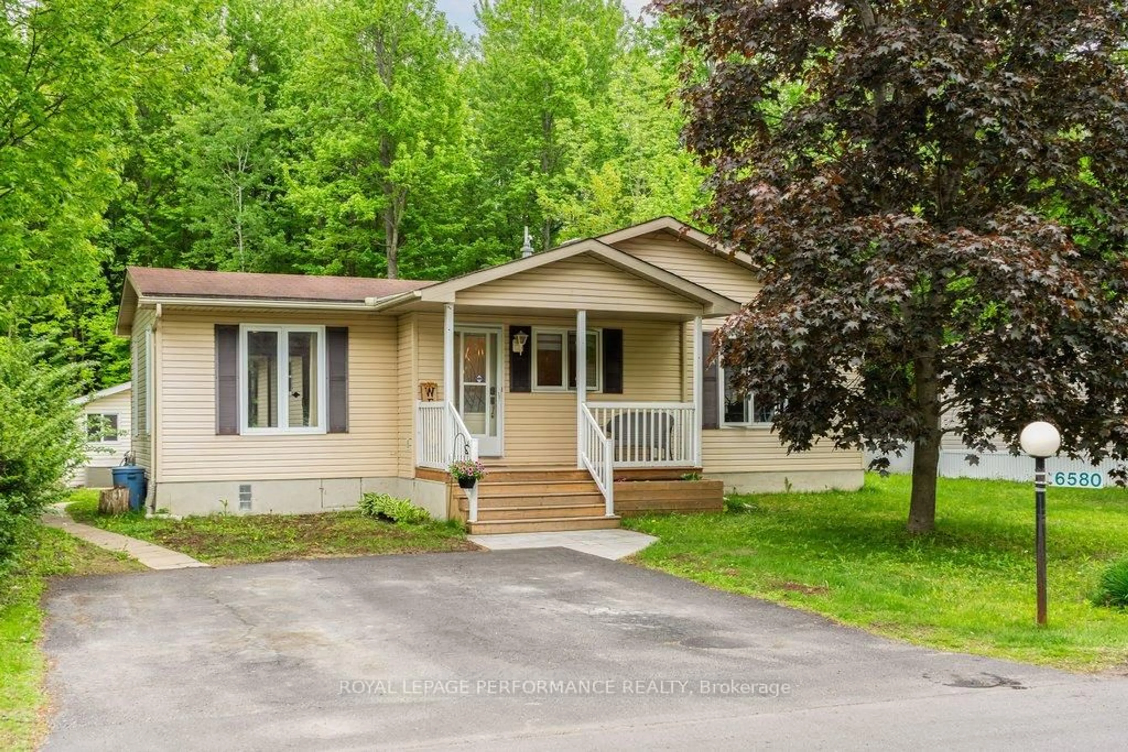 Home with vinyl exterior material, street for 6580 Vista Patrick Private, Ottawa Ontario K4P 1C9