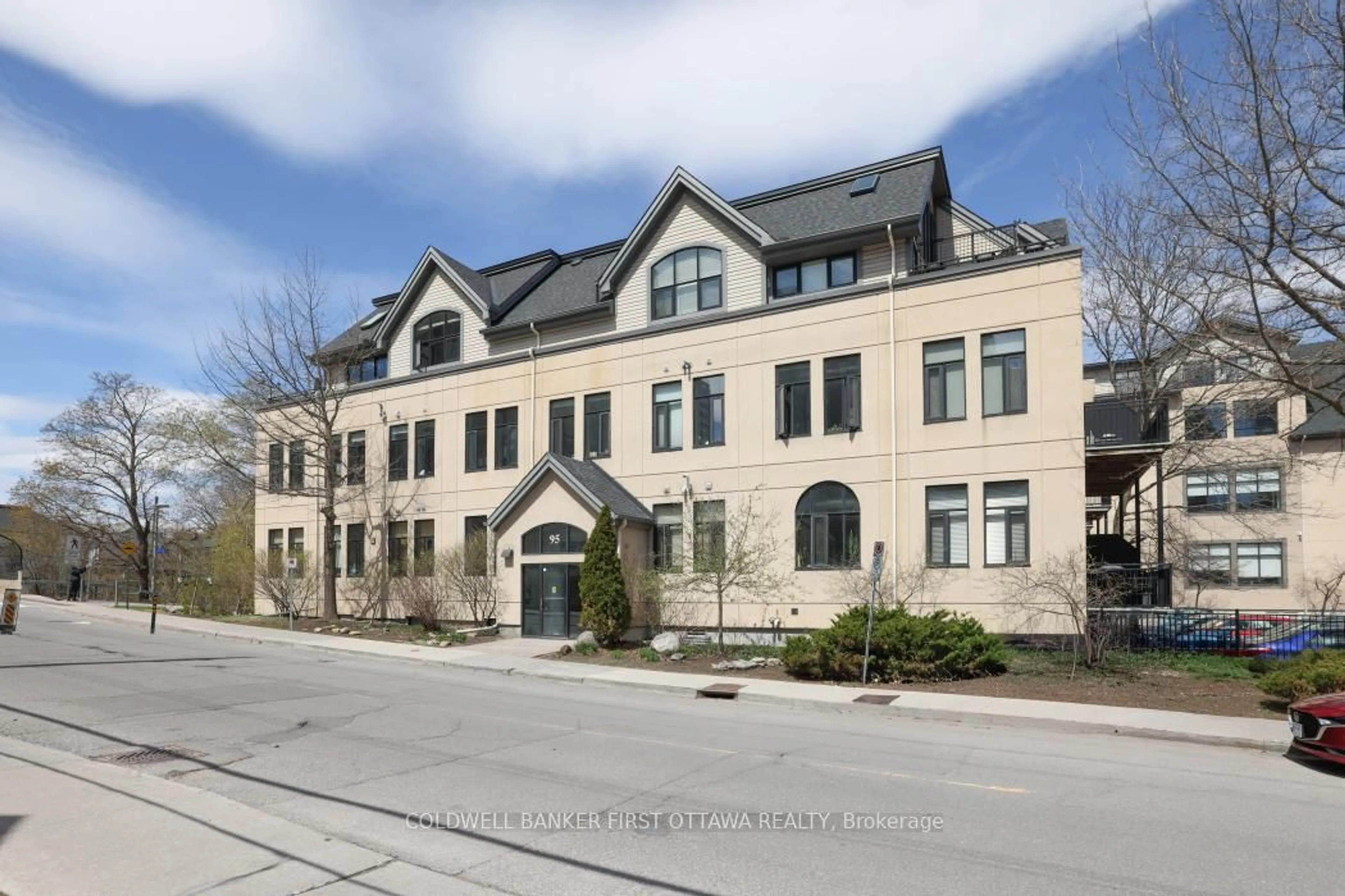 Home with brick exterior material, building for 95 Beech St #303, Ottawa Ontario K1S 3J7