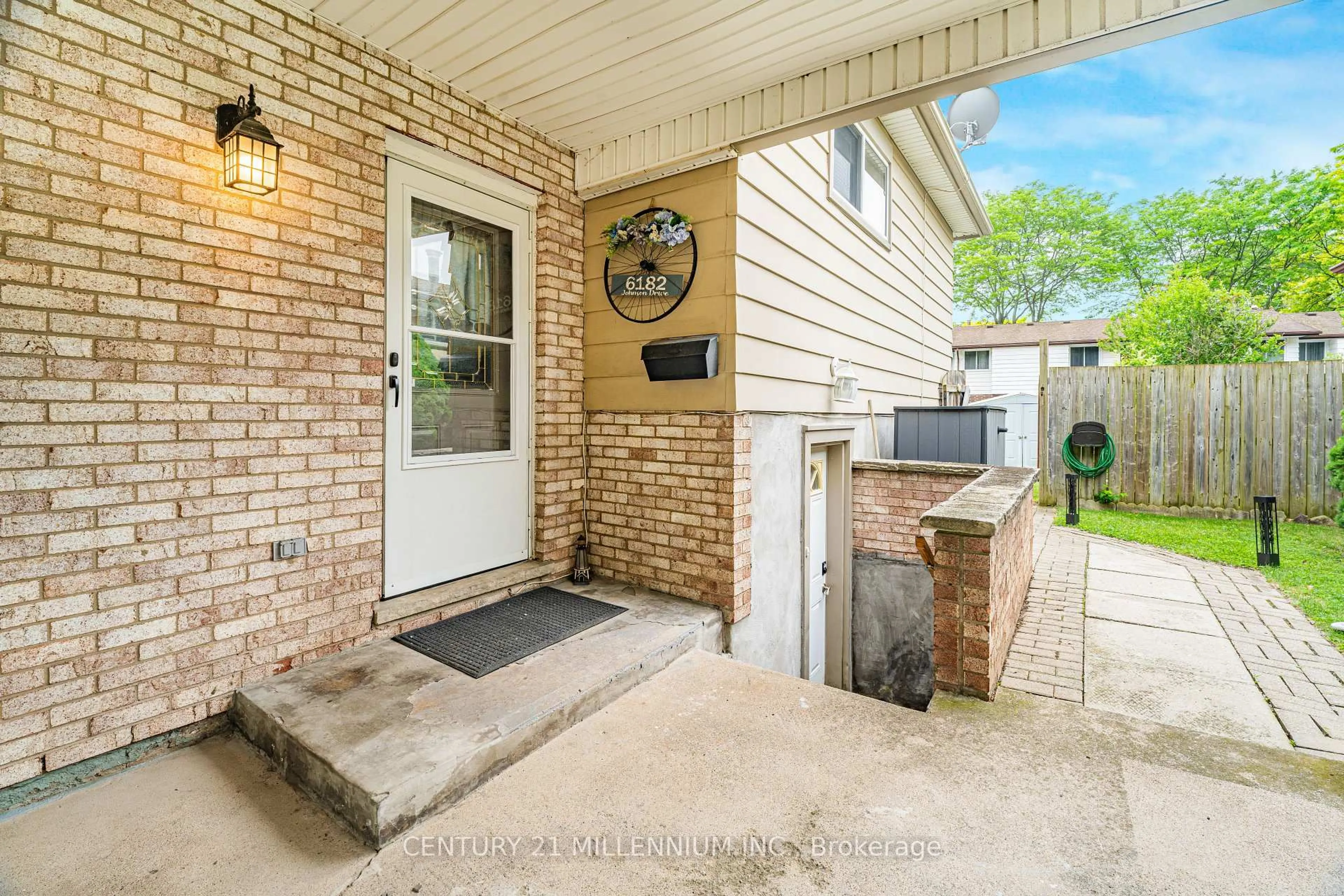 Unknown for 6182 Johnson Dr, Niagara Falls Ontario L2J 3J5
