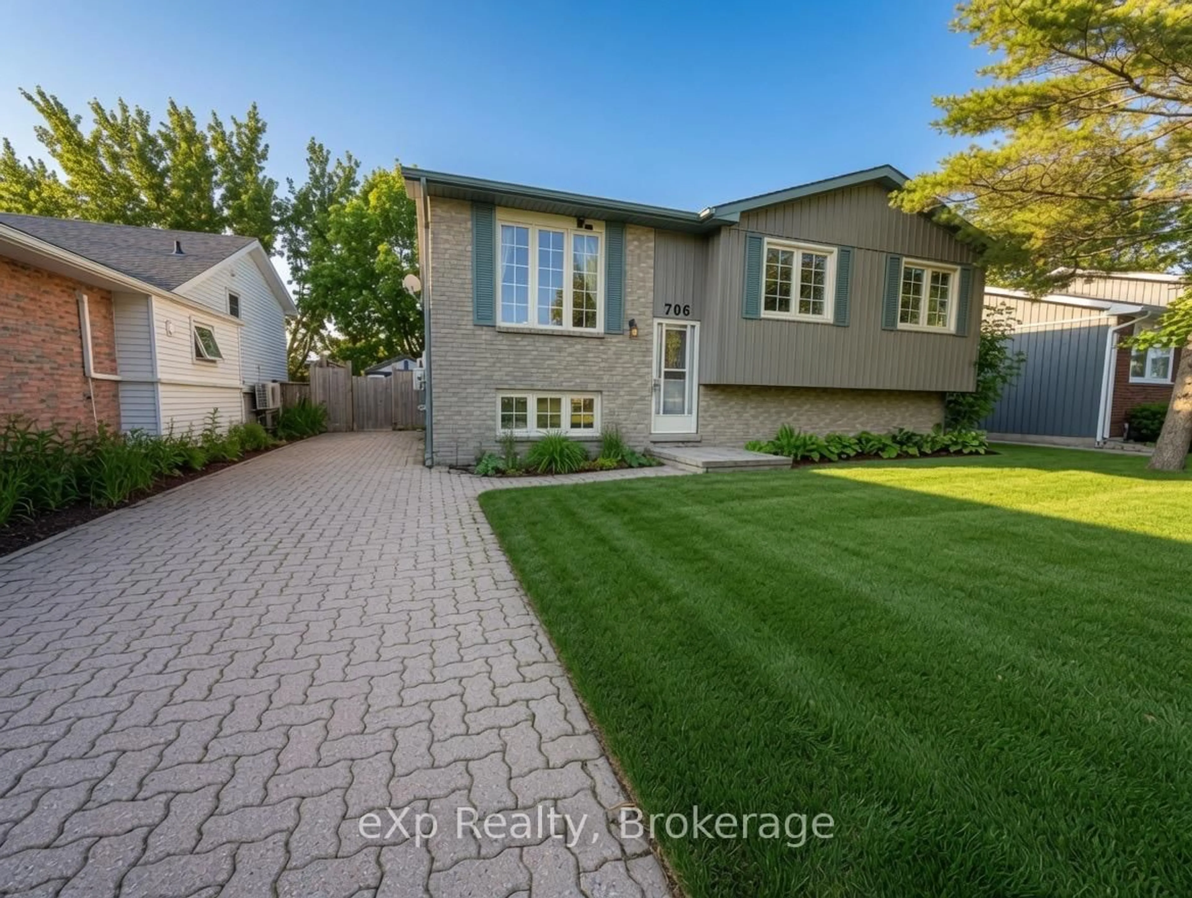A pic from outside/outdoor area/front of a property/back of a property/a pic from drone, street for 706 Brownell Dr, Kincardine Ontario N2Z 1N4