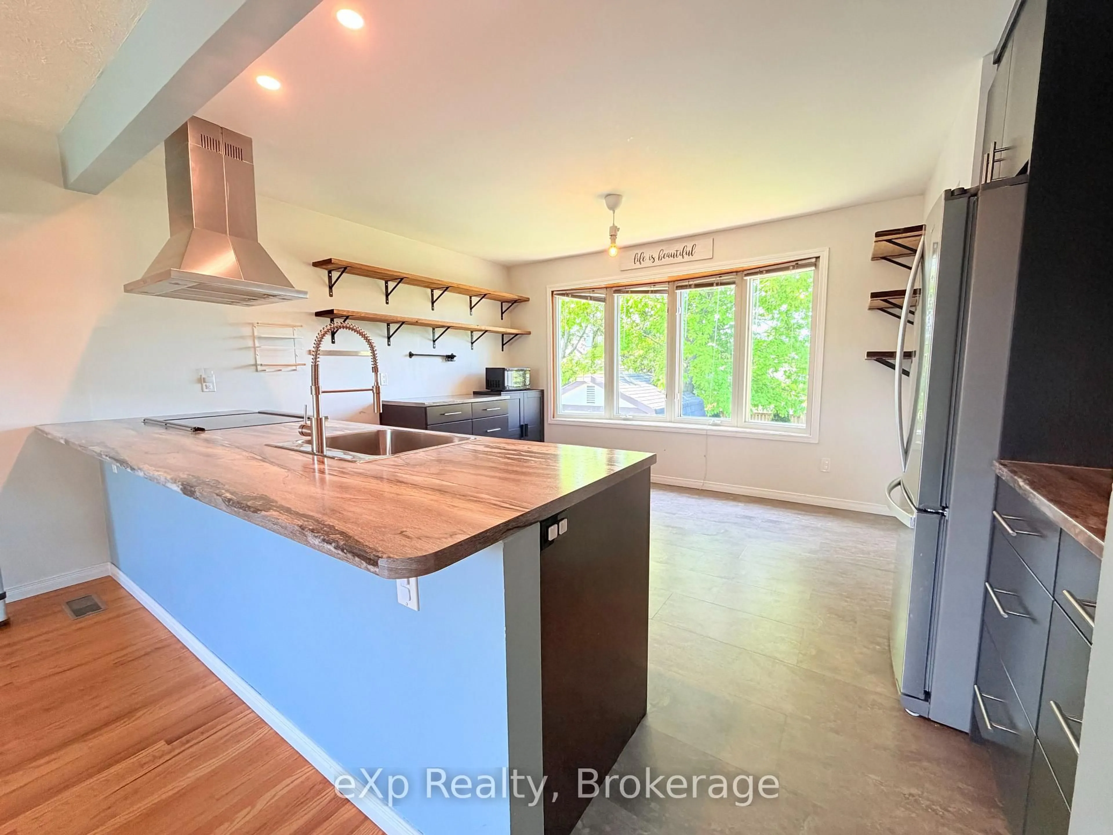 Open concept kitchen, unknown for 706 Brownell Dr, Kincardine Ontario N2Z 1N4