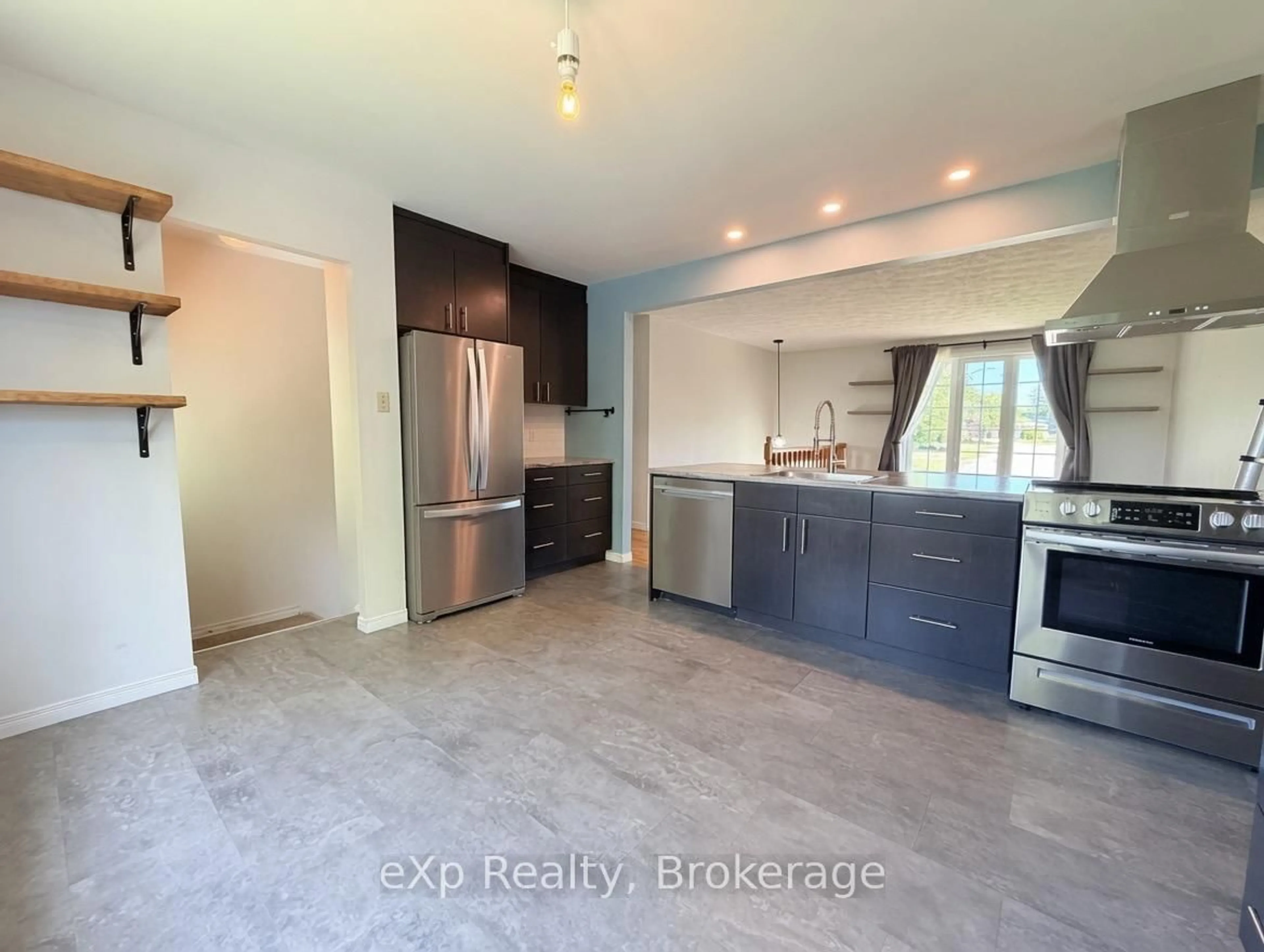 Open concept kitchen, unknown for 706 Brownell Dr, Kincardine Ontario N2Z 1N4