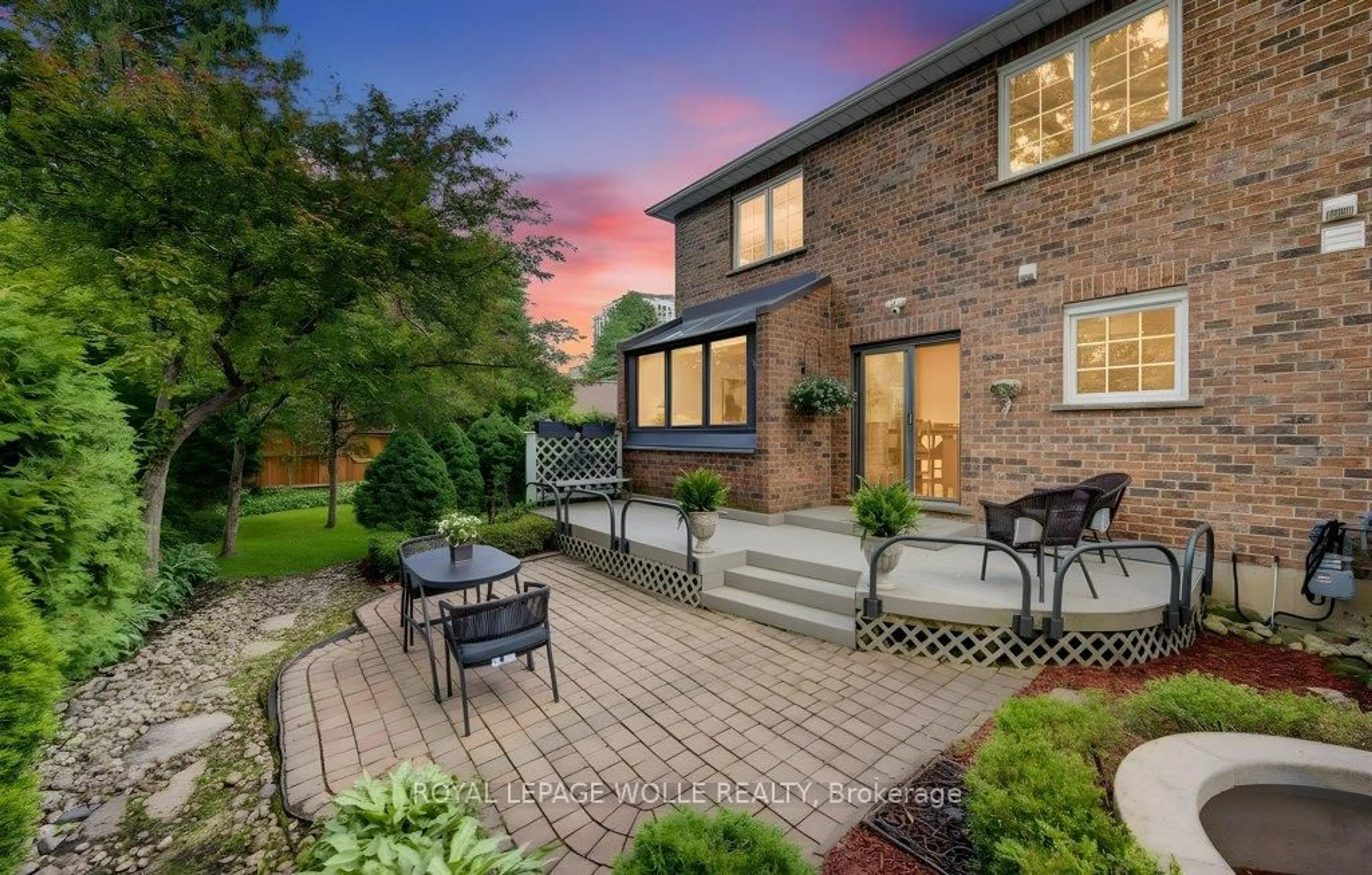Patio, street for 60 Allen St #7, Waterloo Ontario N2L 6H5
