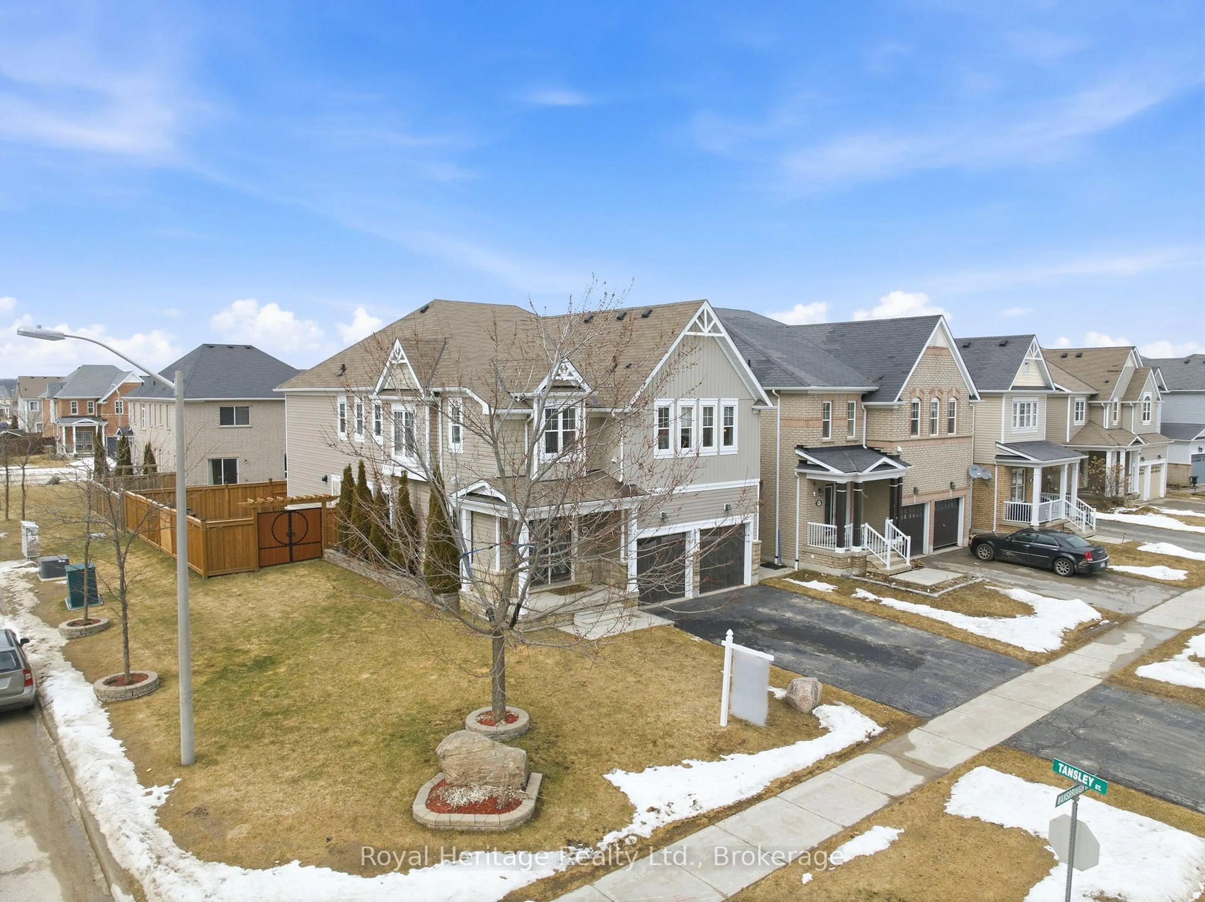 A pic from outside/outdoor area/front of a property/back of a property/a pic from drone, street for 503 Wansbrough Way, Shelburne Ontario L9V 2S6