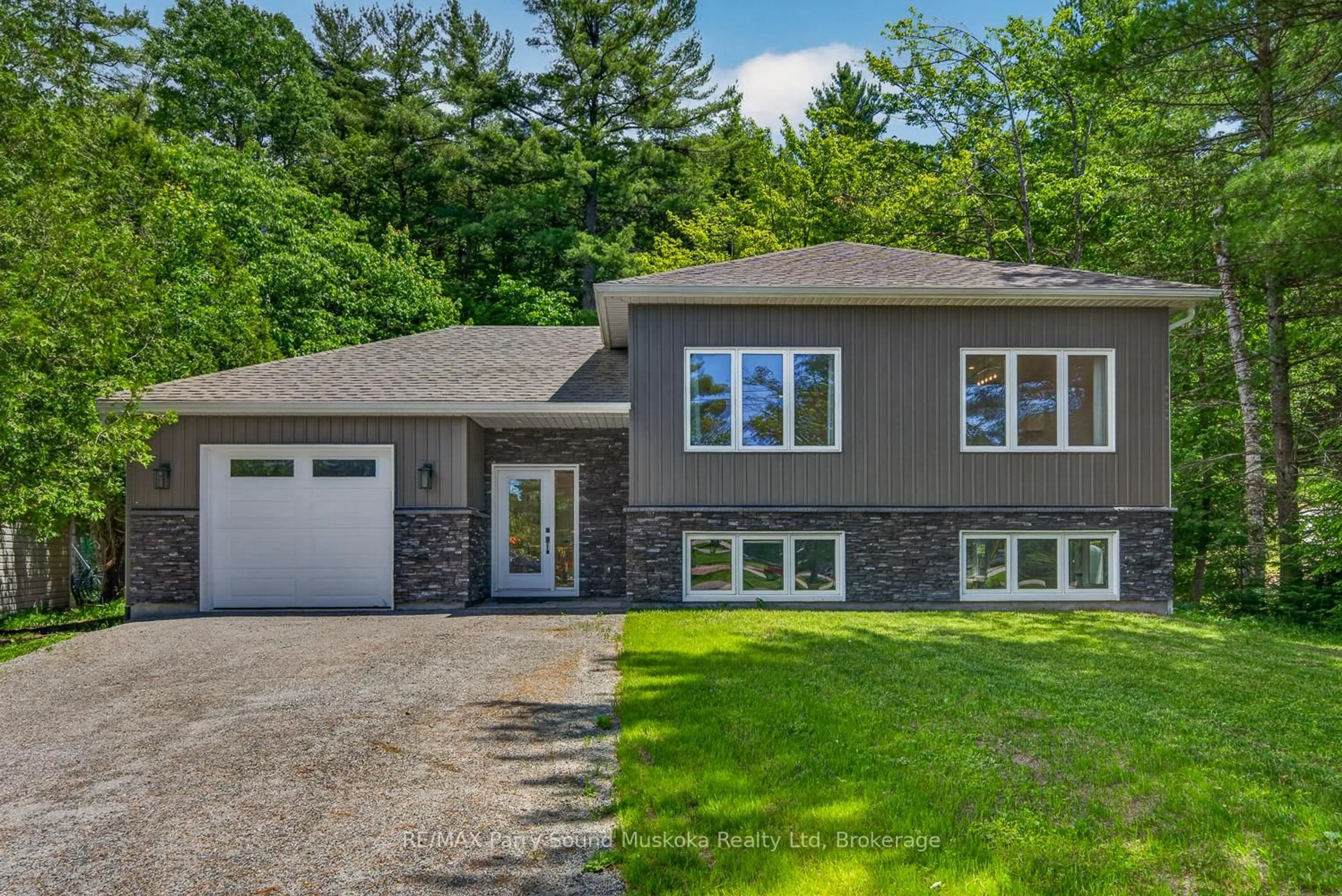 Home with vinyl exterior material, street for 10 Glenrock Rd, McDougall Ontario P2A 2W9