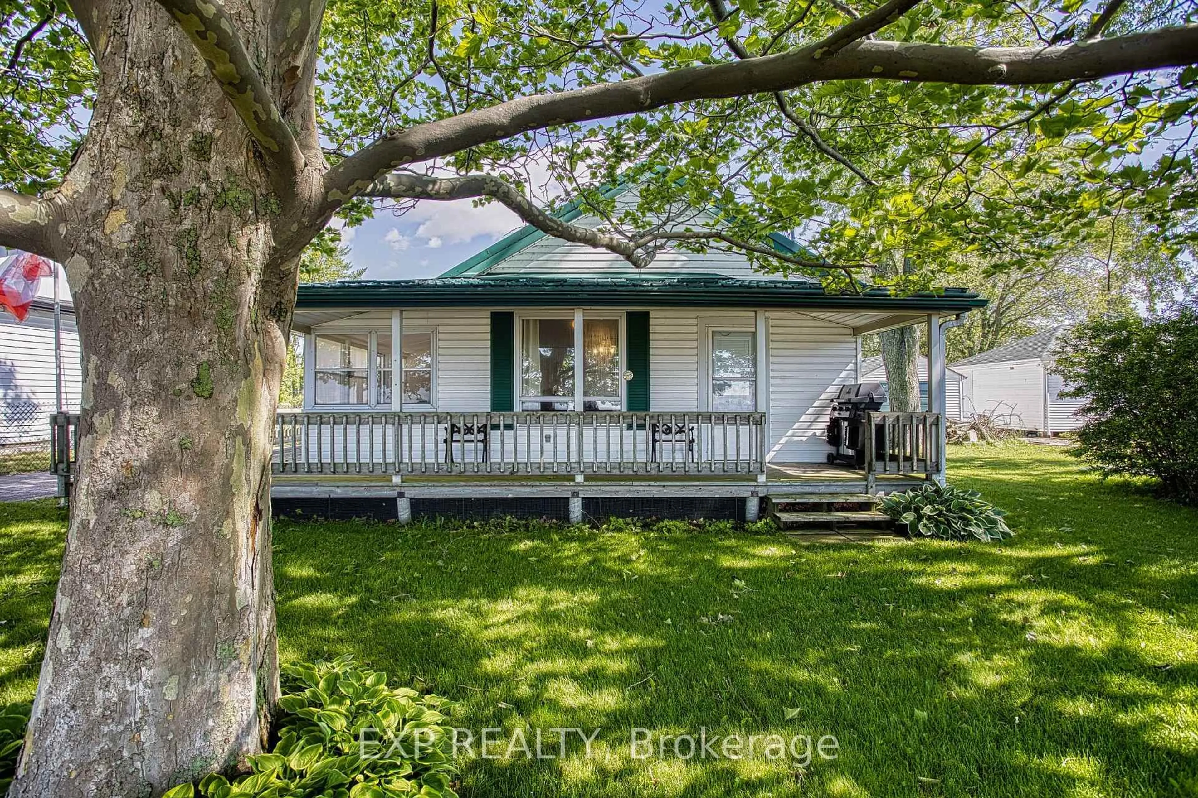 Home with vinyl exterior material, street for 15 Horseshoe Bay Rd, Haldimand Ontario N1A 2W8