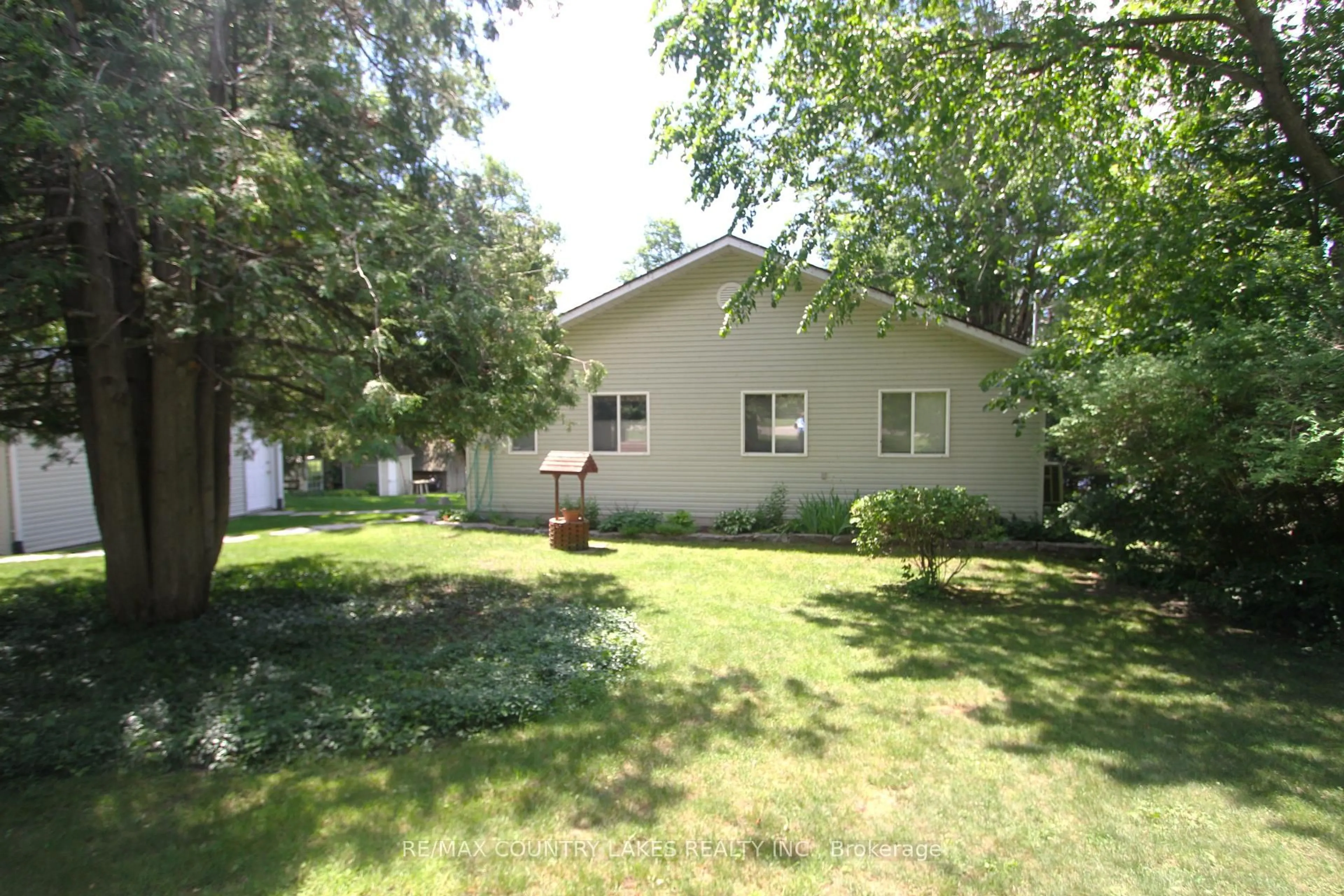 Patio, unknown for 27 Hillcrest Ave, Kawartha Lakes Ontario K0M 2B0