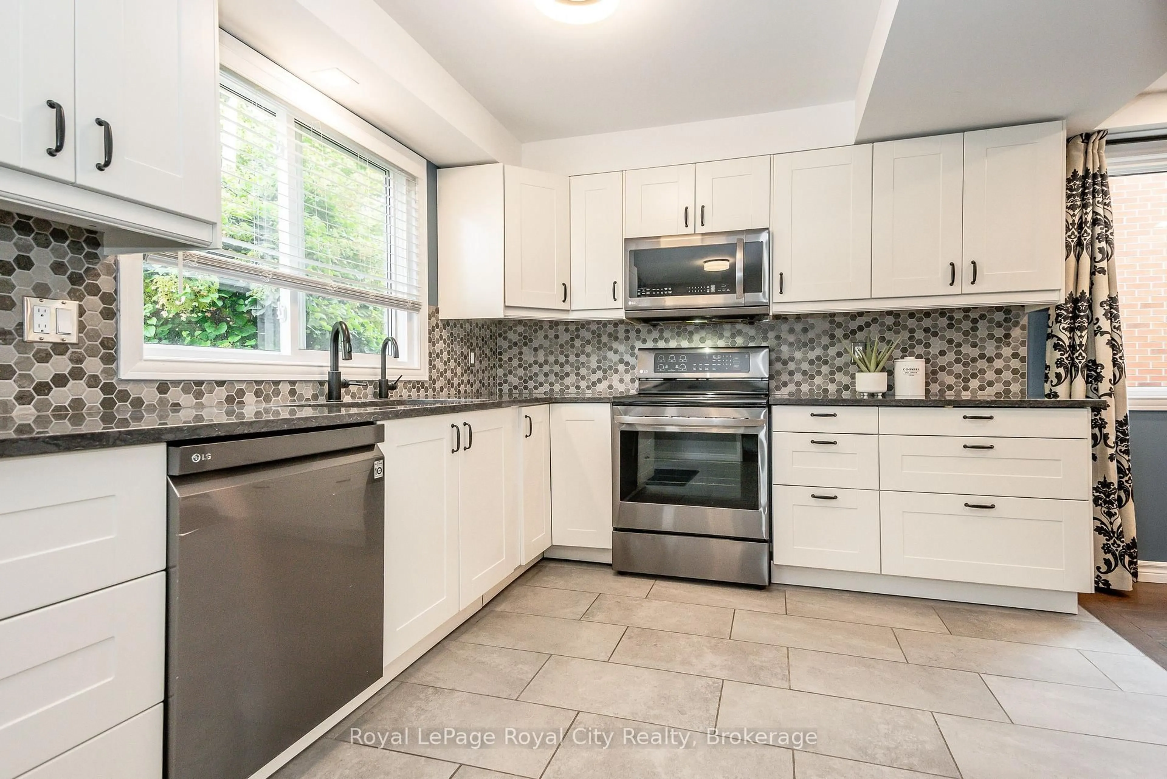 Unknown for 236 Ironwood Rd, Guelph Ontario N1G 3G1