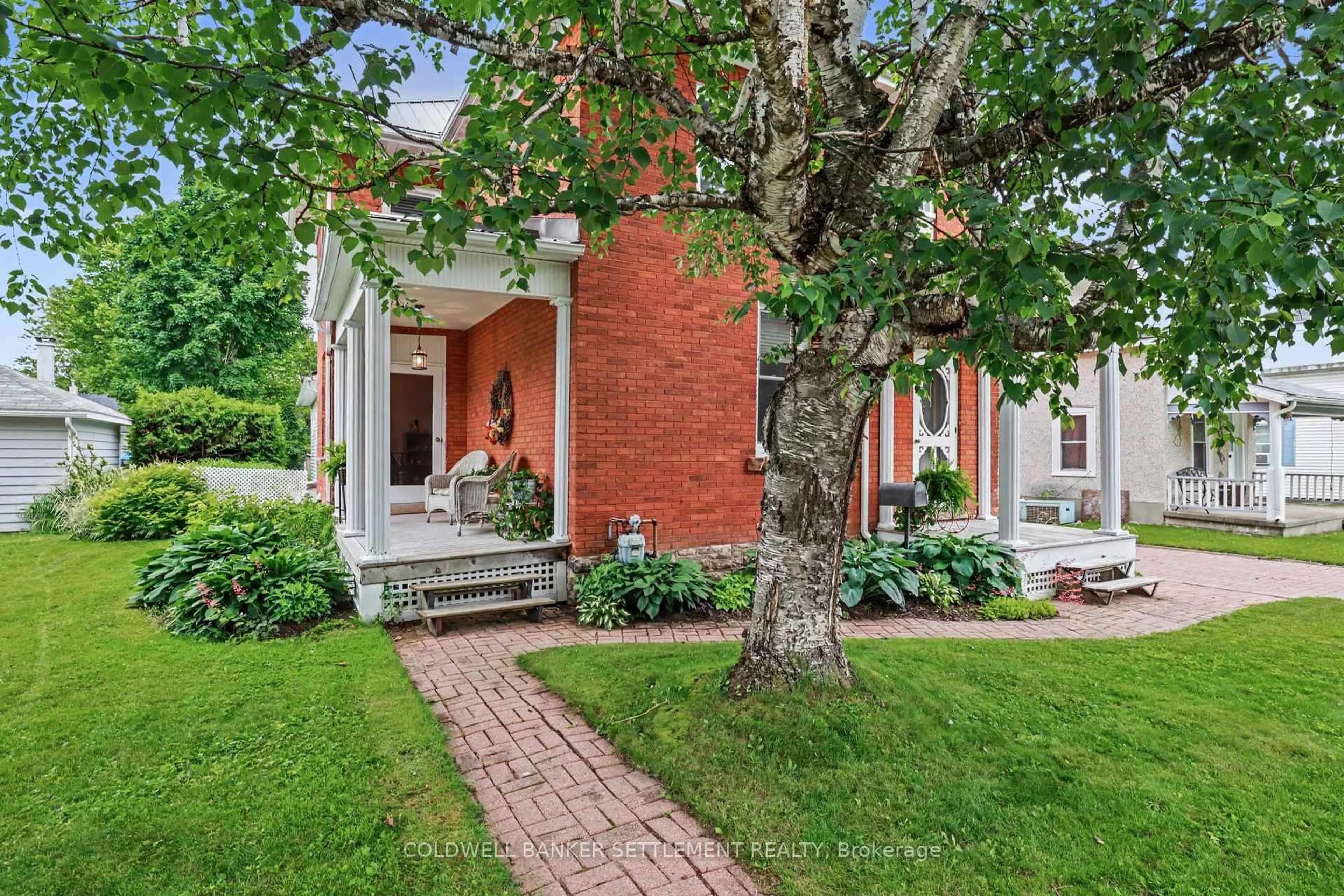 Home with brick exterior material, street for 101 Drummond St, Perth Ontario K7H 1G9