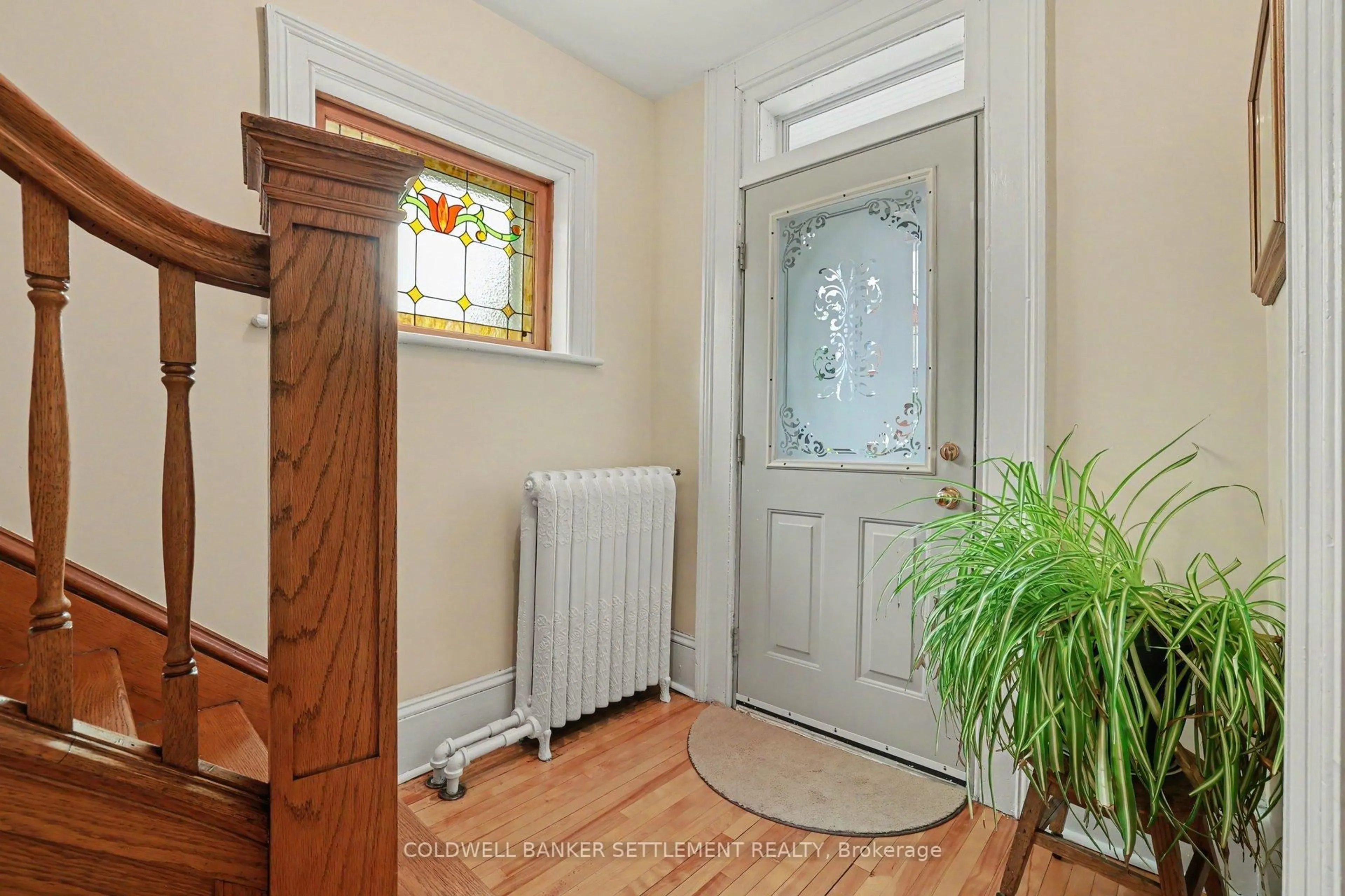 Indoor entryway for 101 Drummond St, Perth Ontario K7H 1G9