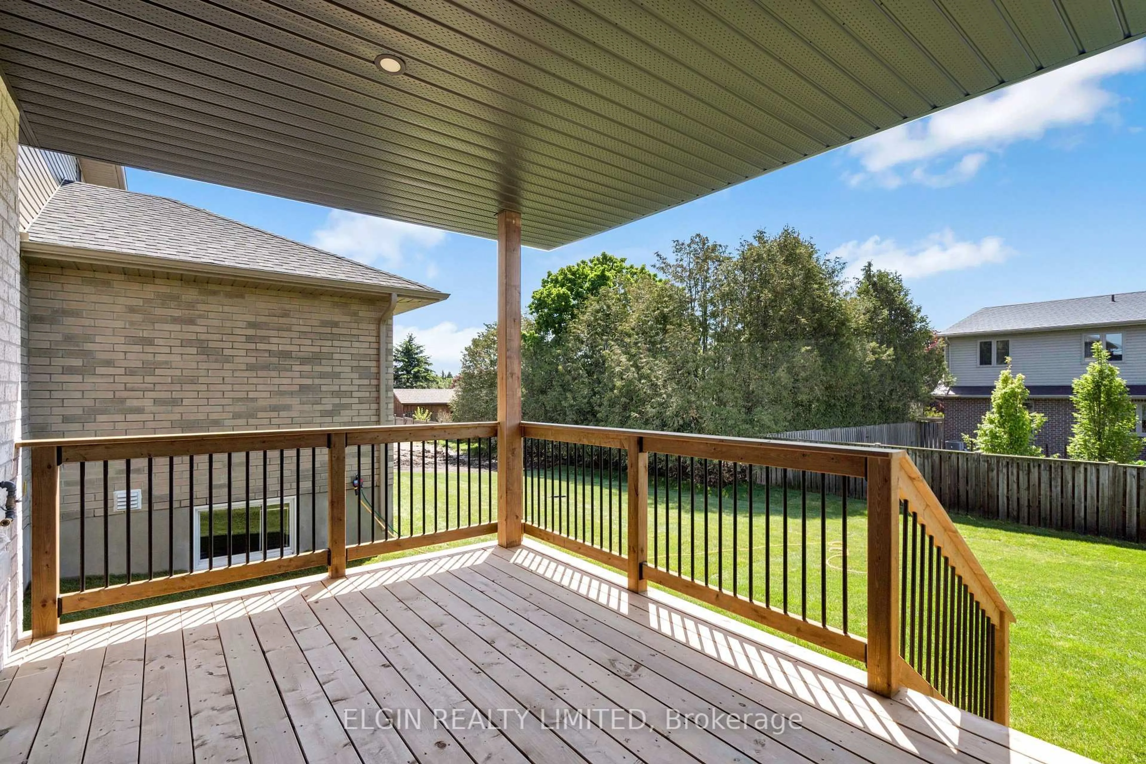 Patio, water/lake/river/ocean view for 1 Finch St, Tillsonburg Ontario N4G 0L9