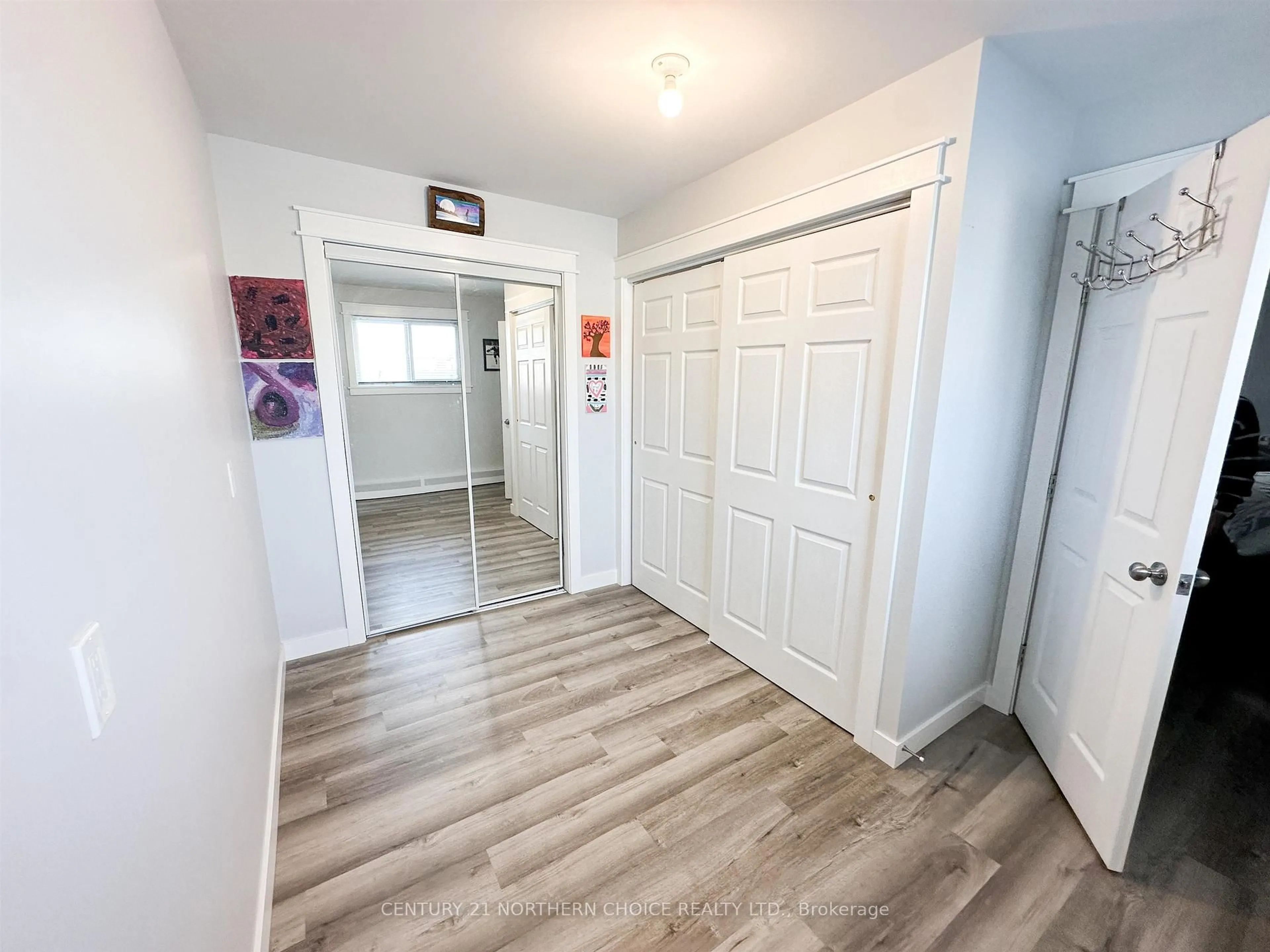 Indoor entryway for 4 Fifth St, Red Lake Ontario P0V 1C0