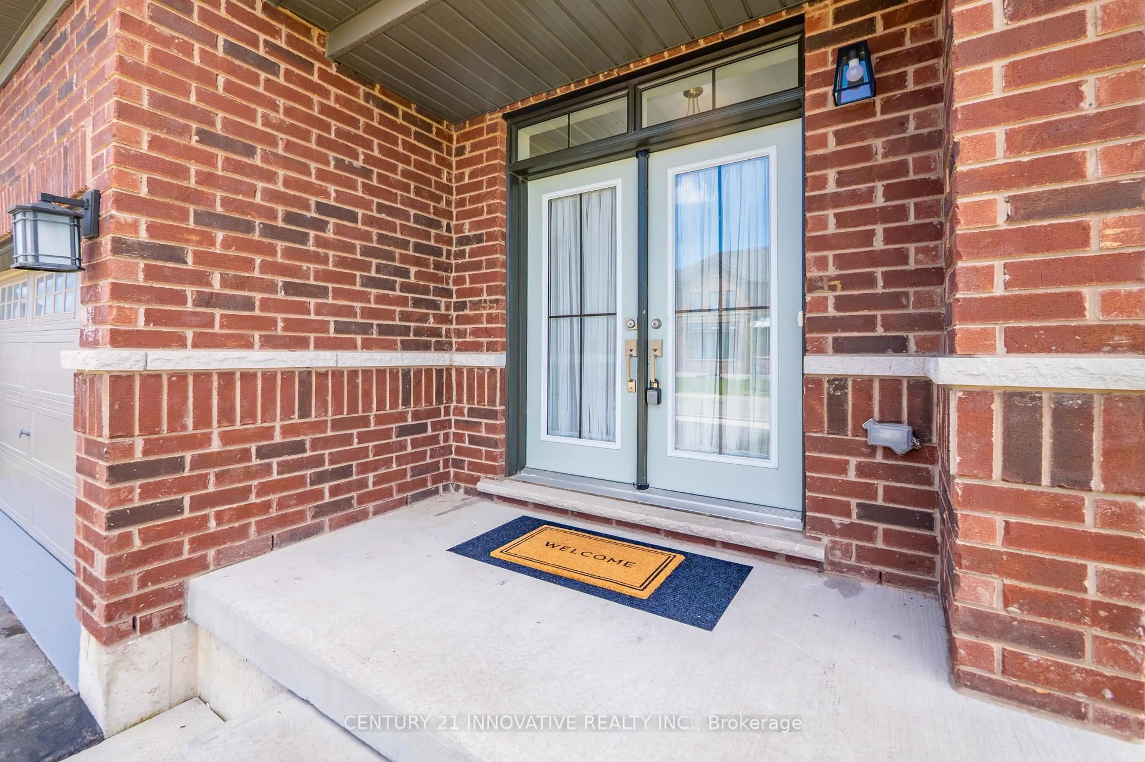 Indoor entryway for 4 Midhurst Hts, Hamilton Ontario L8J 0K9