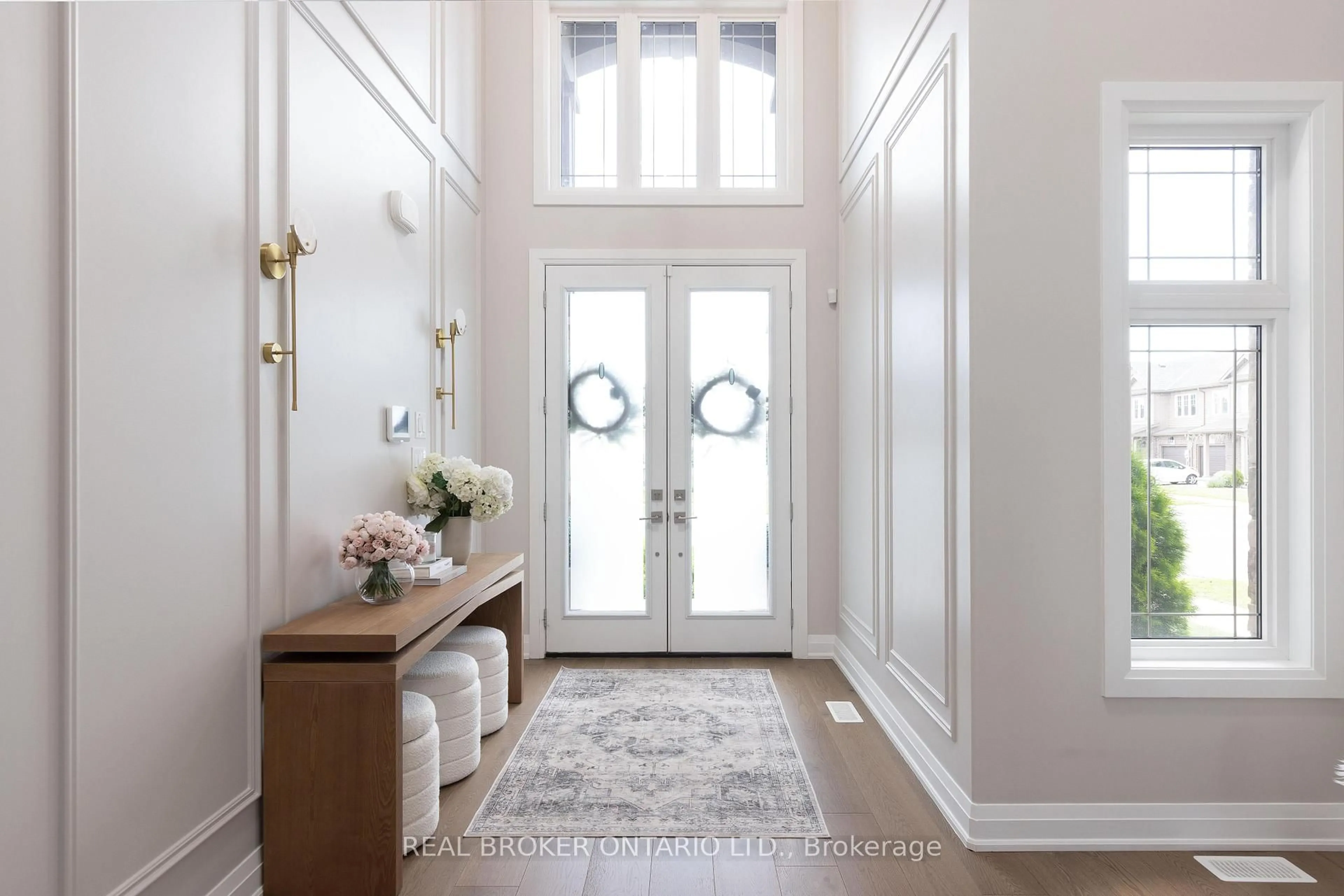 Indoor entryway for 26 Swan Ave, Pelham Ontario L0S 1E6