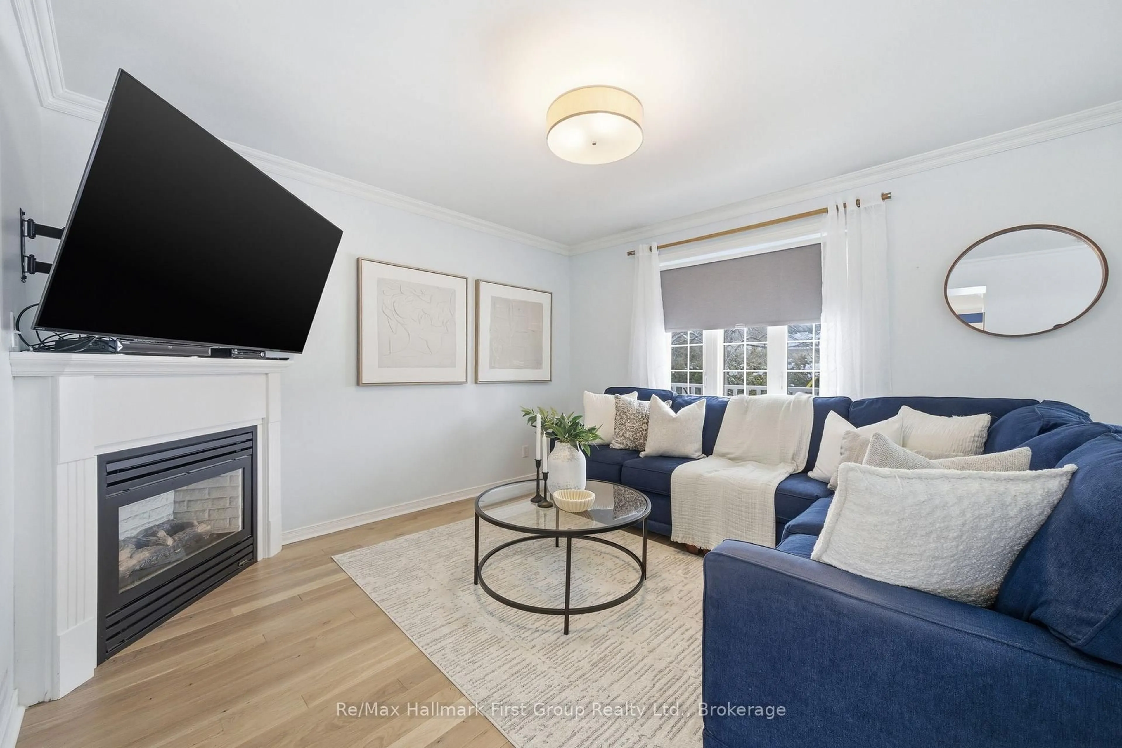 Living room with furniture, unknown for 350 Ontario St, Cobourg Ontario K9A 3B8