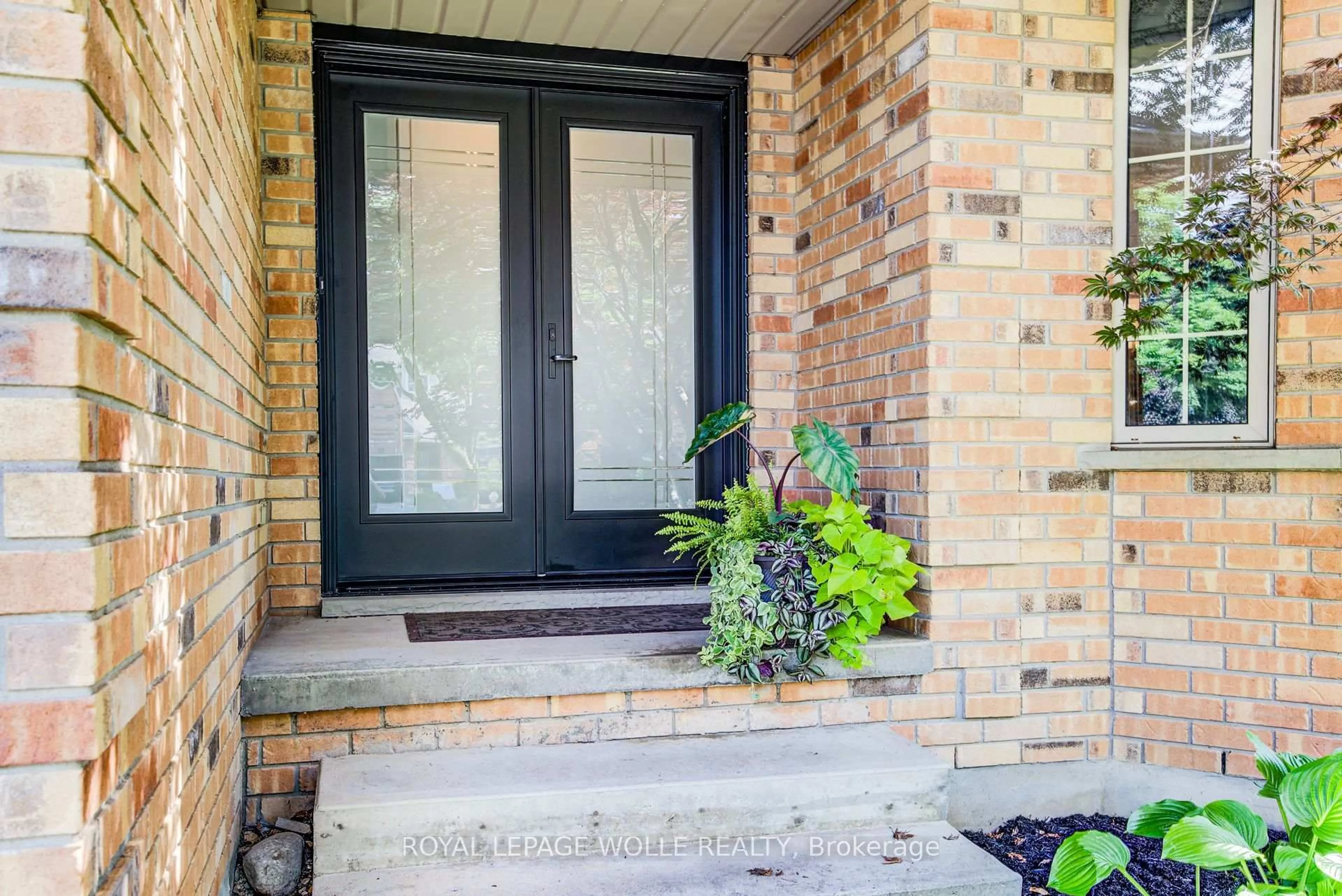 Indoor entryway for 561 Chancery Lane, Waterloo Ontario N2T 2N5