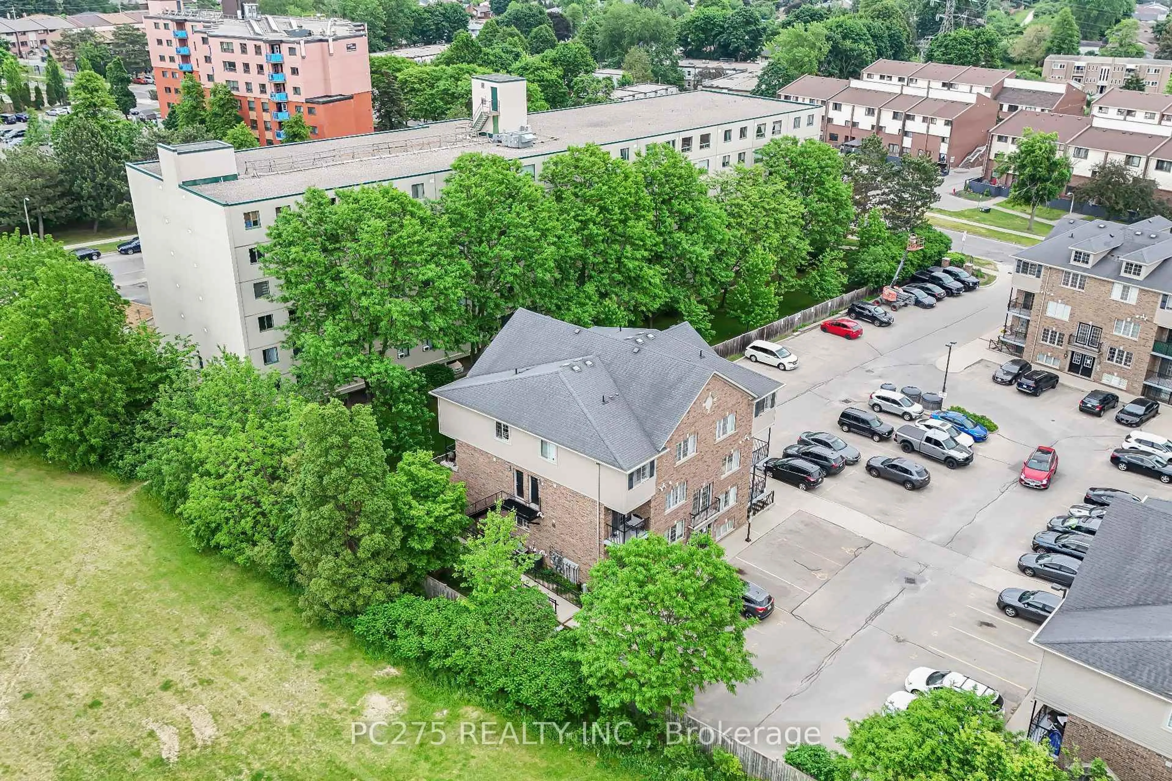 A pic from outside/outdoor area/front of a property/back of a property/a pic from drone, city buildings view from balcony for 12 Holborn Dr #E37, Kitchener Ontario N2A 0A4