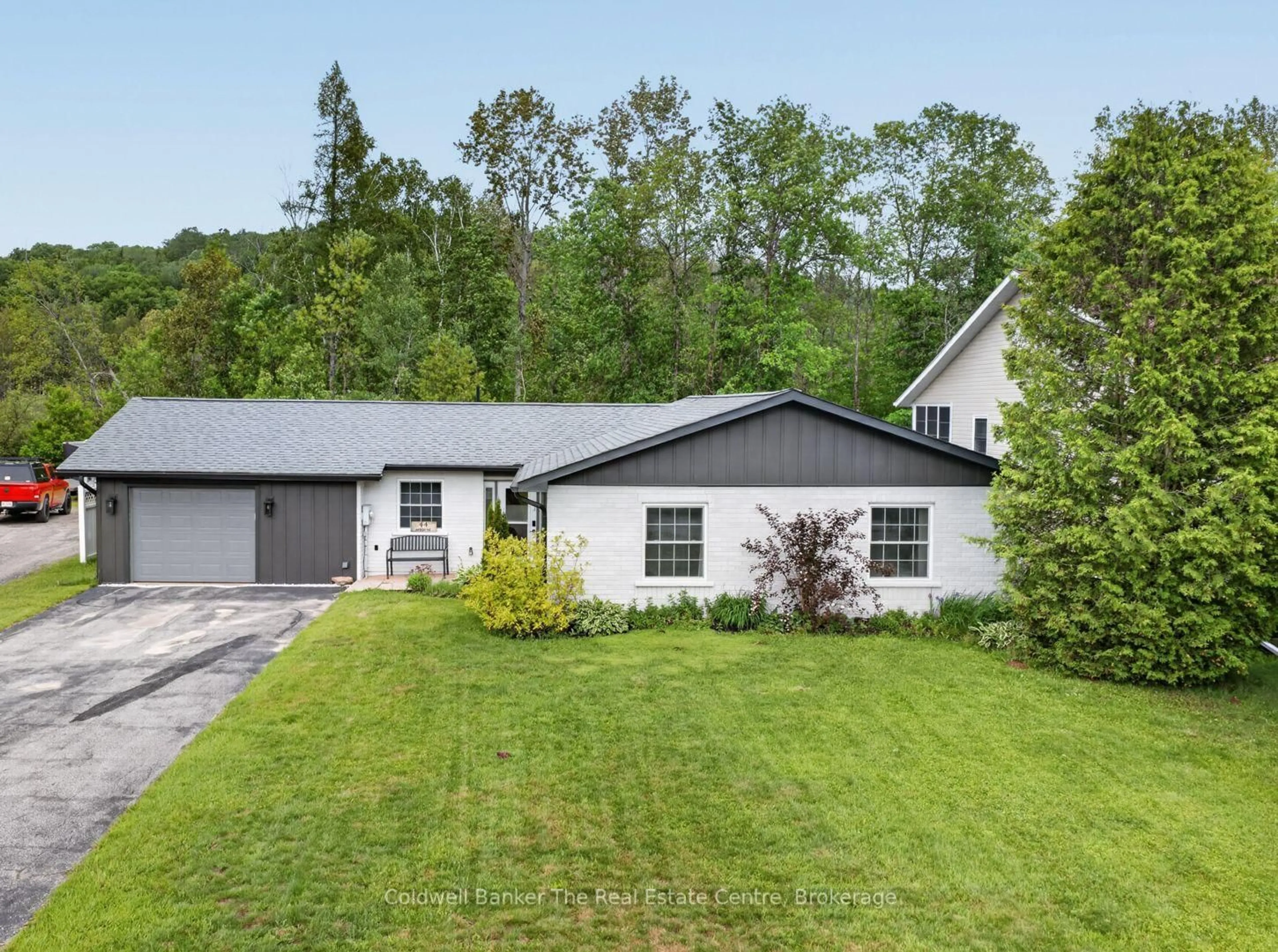 Home with vinyl exterior material, street for 44 Anson St, Minden Hills Ontario K0M 2K0
