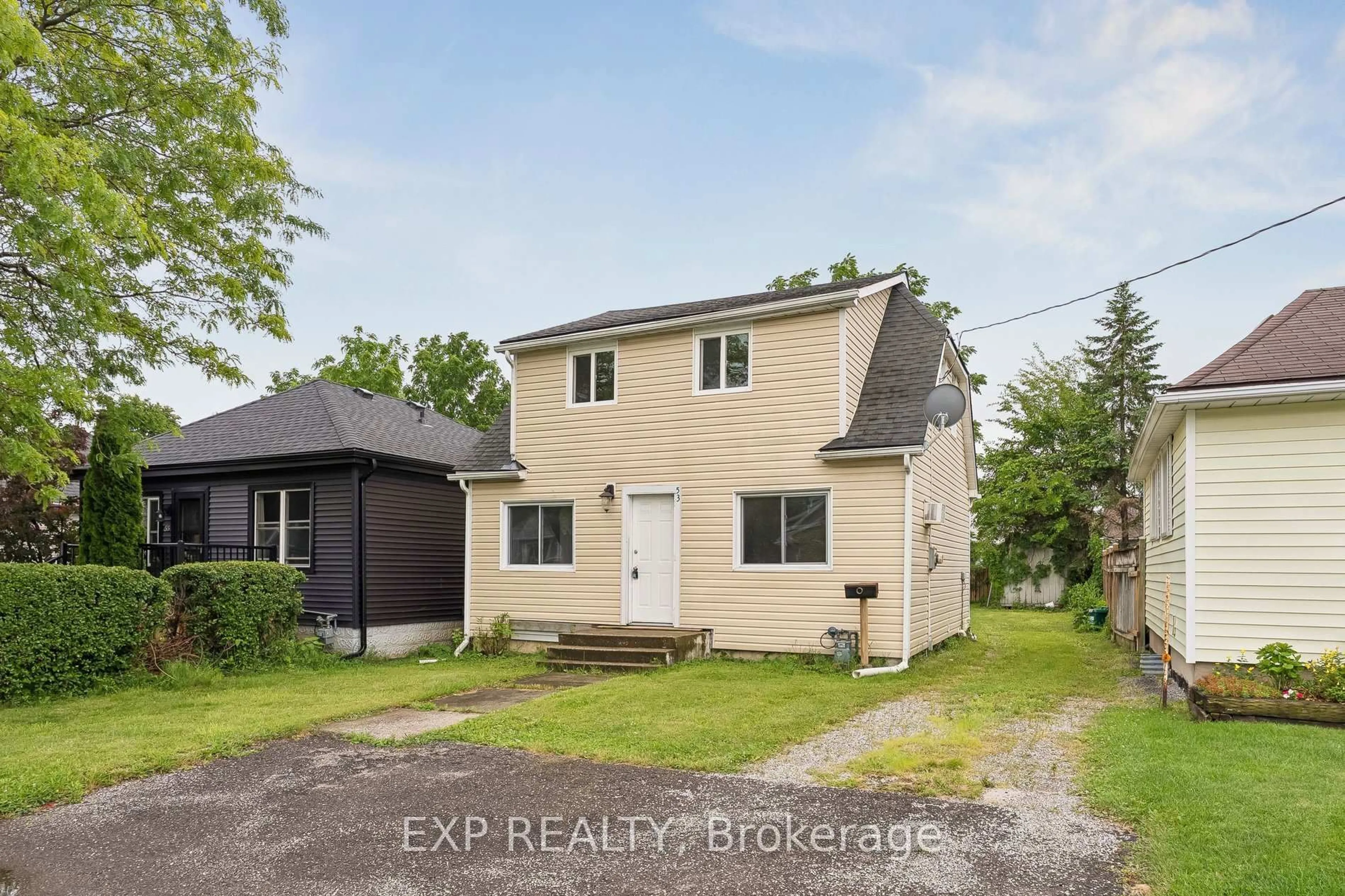A pic from outside/outdoor area/front of a property/back of a property/a pic from drone, street for 53 Kinsey St, St. Catharines Ontario L2S 1E2