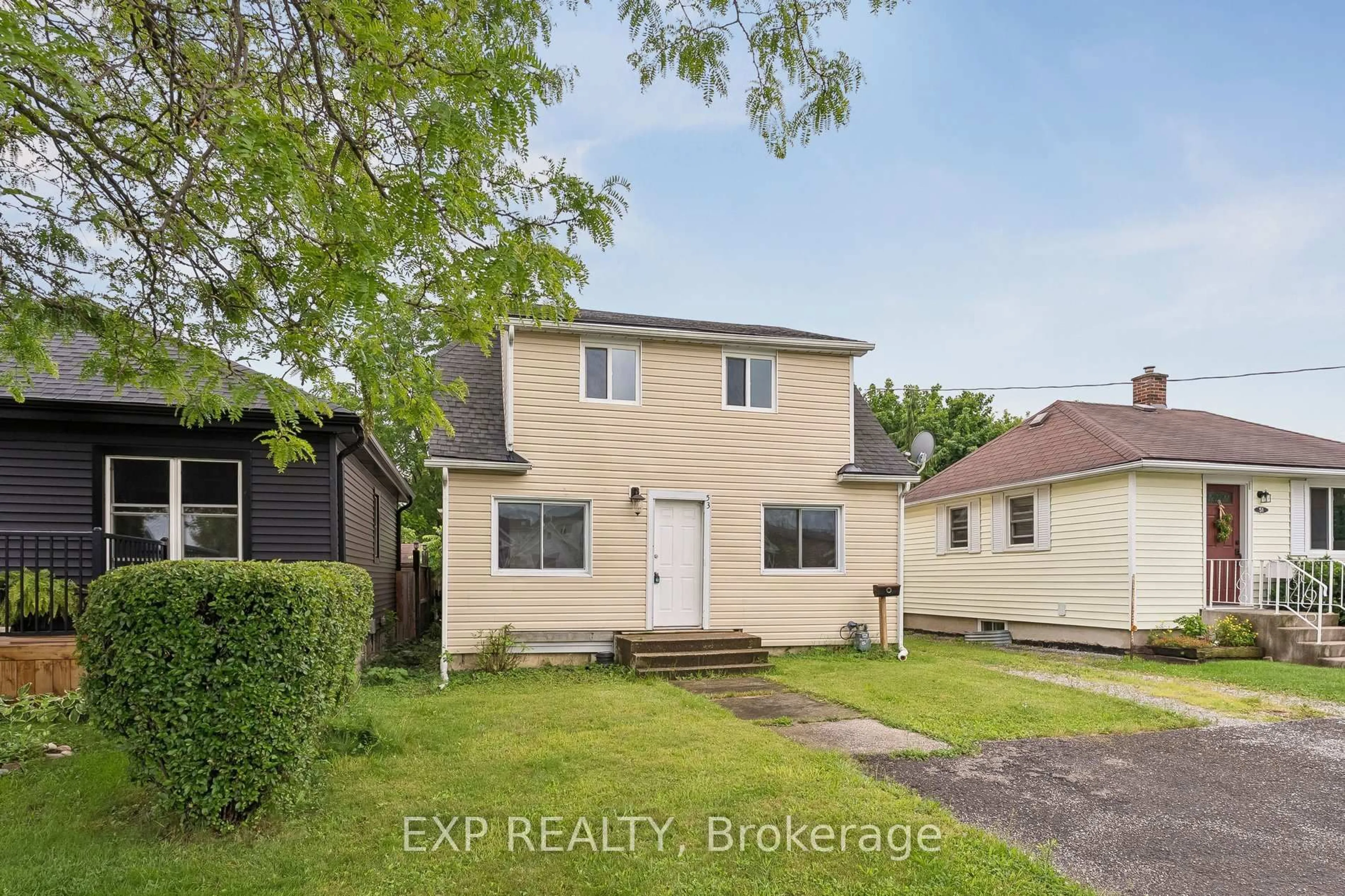 A pic from outside/outdoor area/front of a property/back of a property/a pic from drone, street for 53 Kinsey St, St. Catharines Ontario L2S 1E2