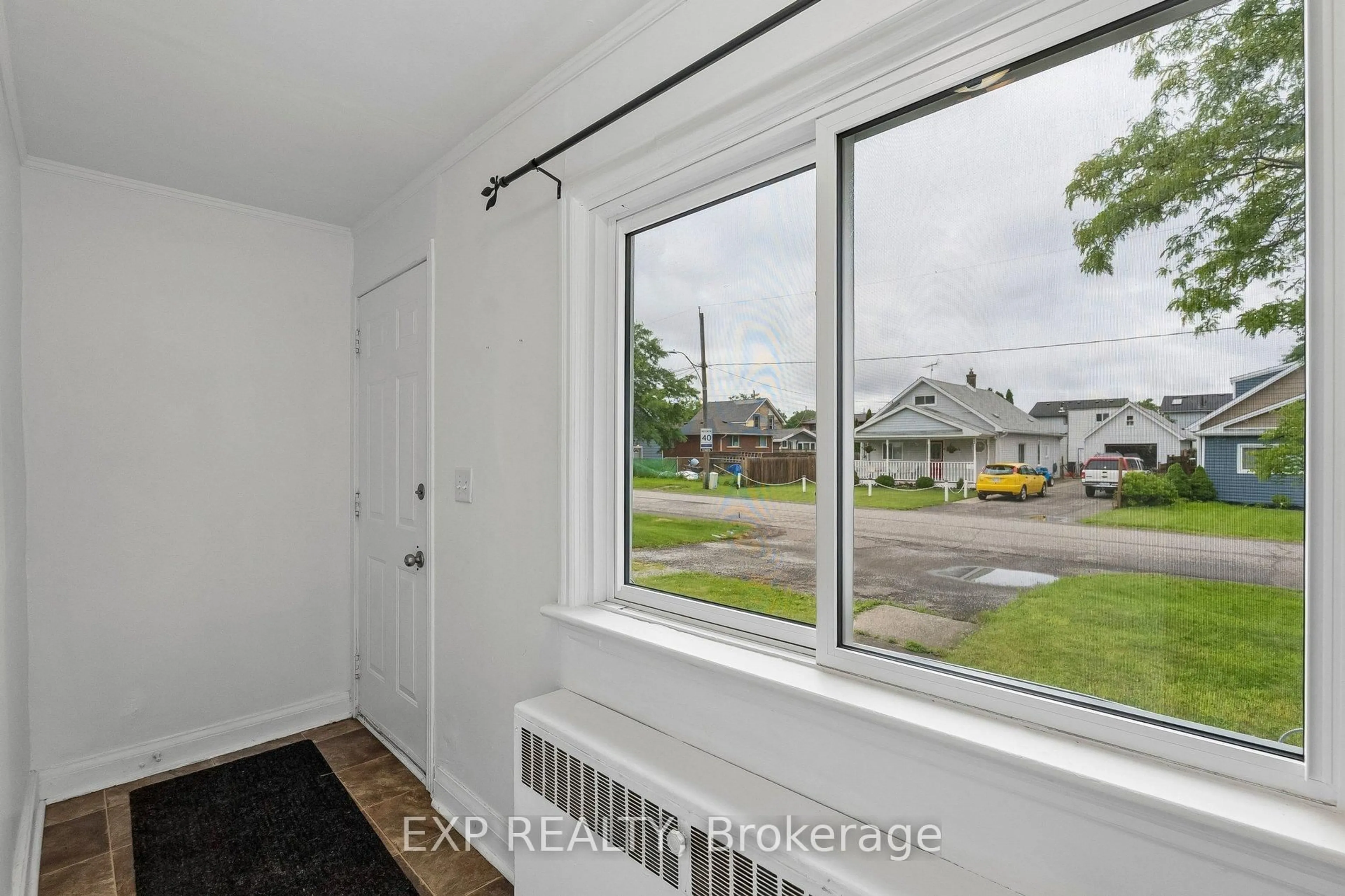 A pic of a room for 53 Kinsey St, St. Catharines Ontario L2S 1E2