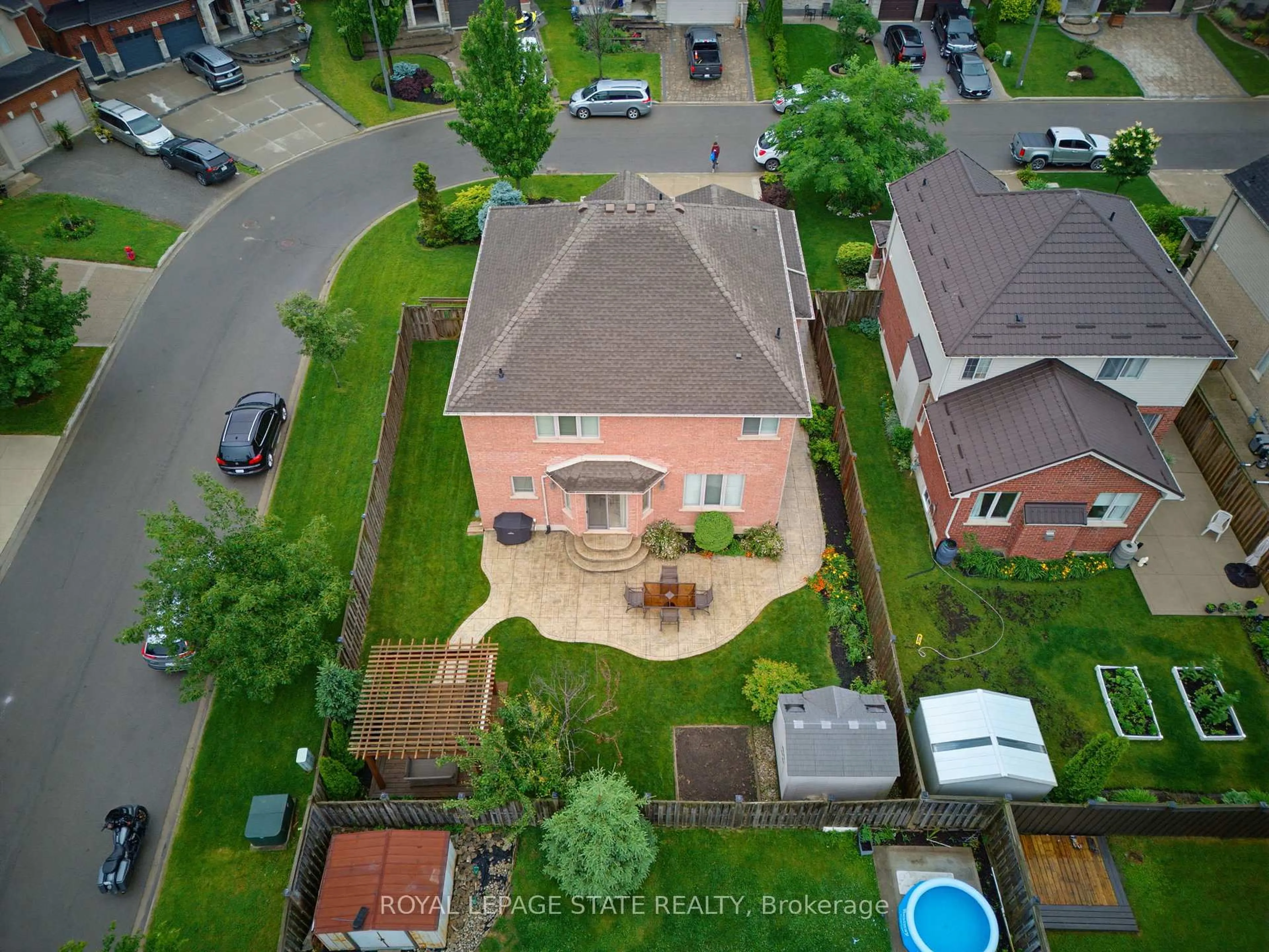 A pic from outside/outdoor area/front of a property/back of a property/a pic from drone, city buildings view from balcony for 73 Degrow Cres, Hamilton Ontario L0R 1C0