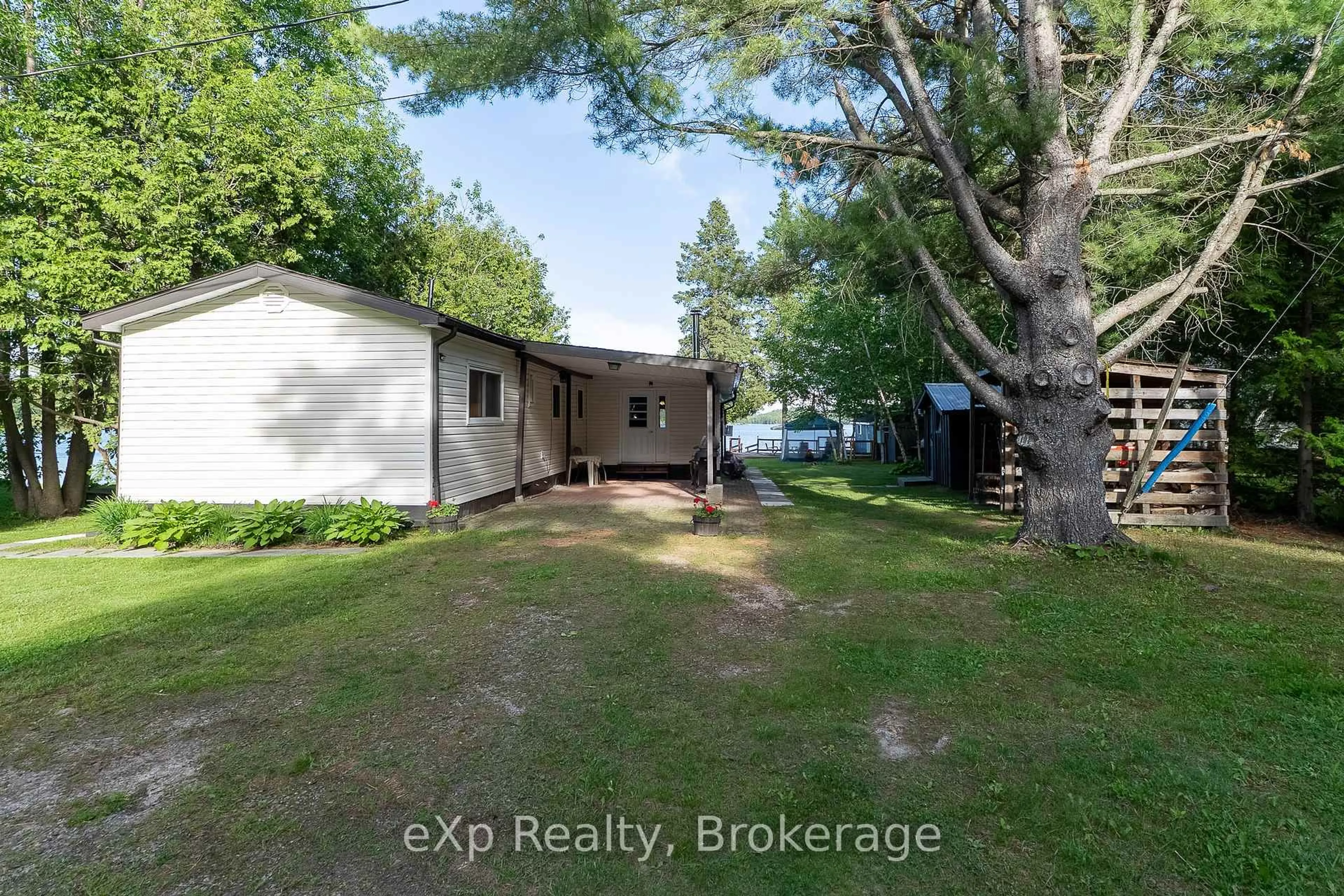 A pic from outside/outdoor area/front of a property/back of a property/a pic from drone, unknown for 116 Whippoorwill Rd, French River Ontario P0M 1A0