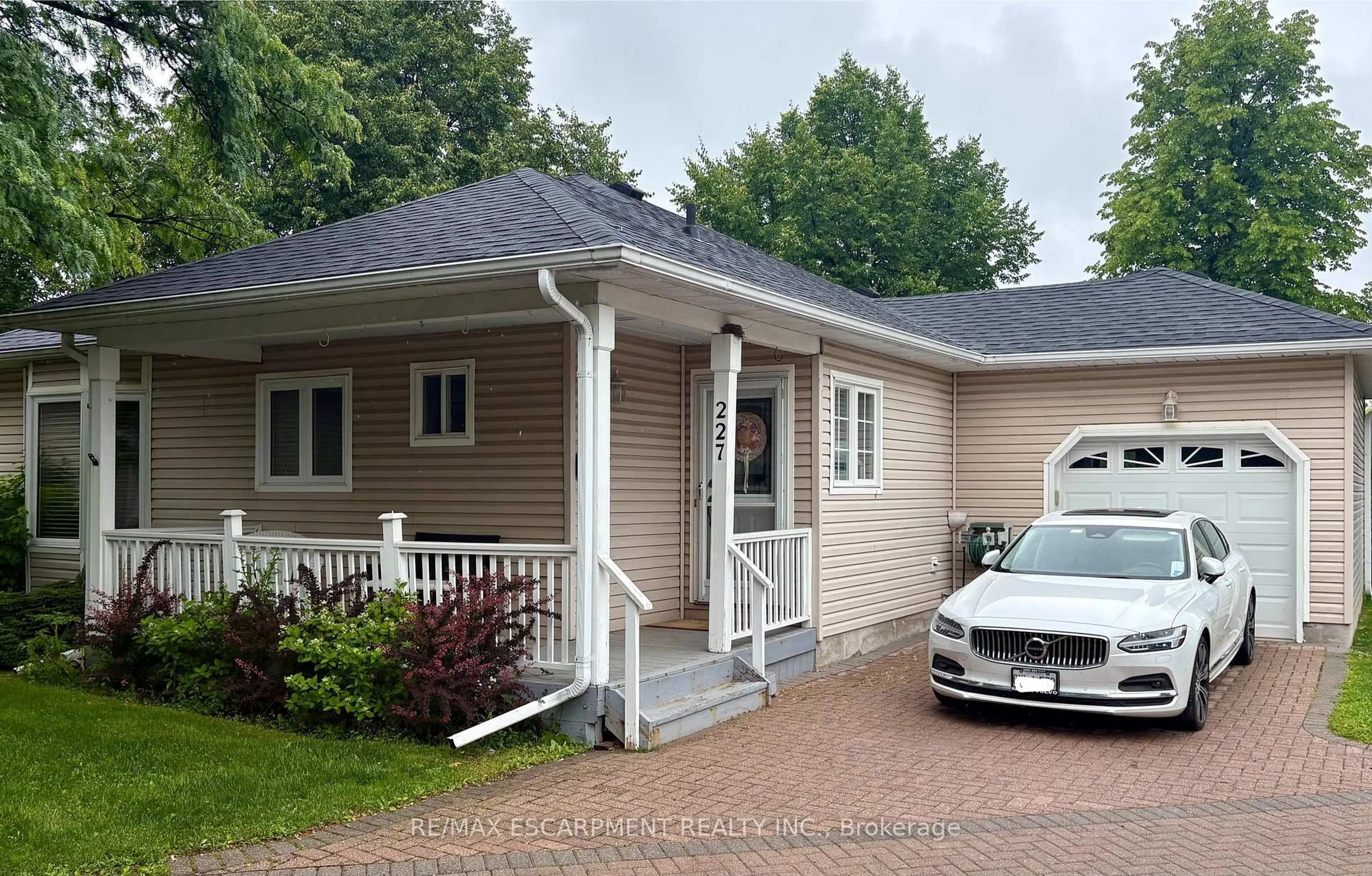 Home with vinyl exterior material, street for 227 Silverbirch Blvd, Hamilton Ontario L0R 1W0