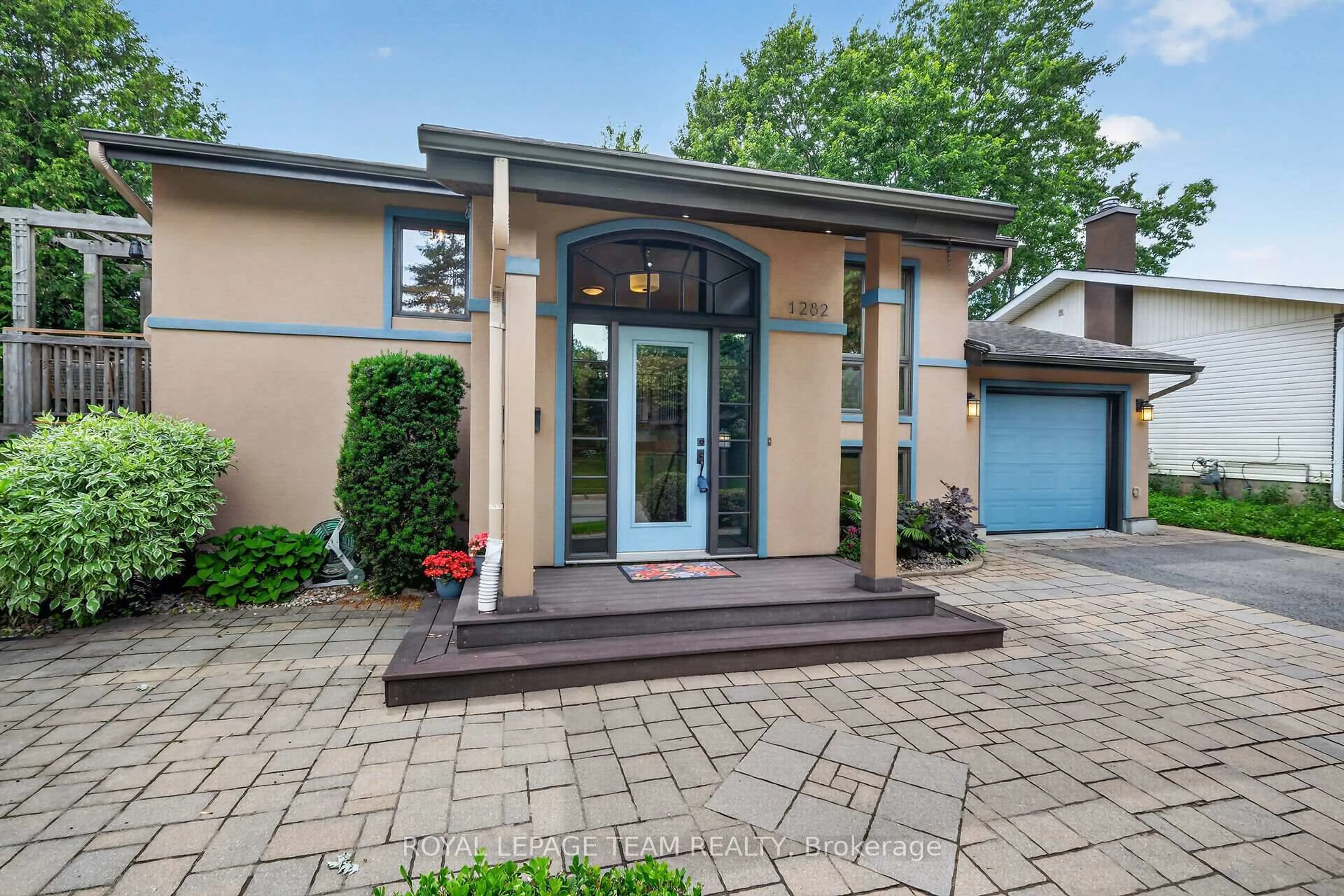 Unknown for 1282 Alloway Cres, Ottawa Ontario K1K 3Z1